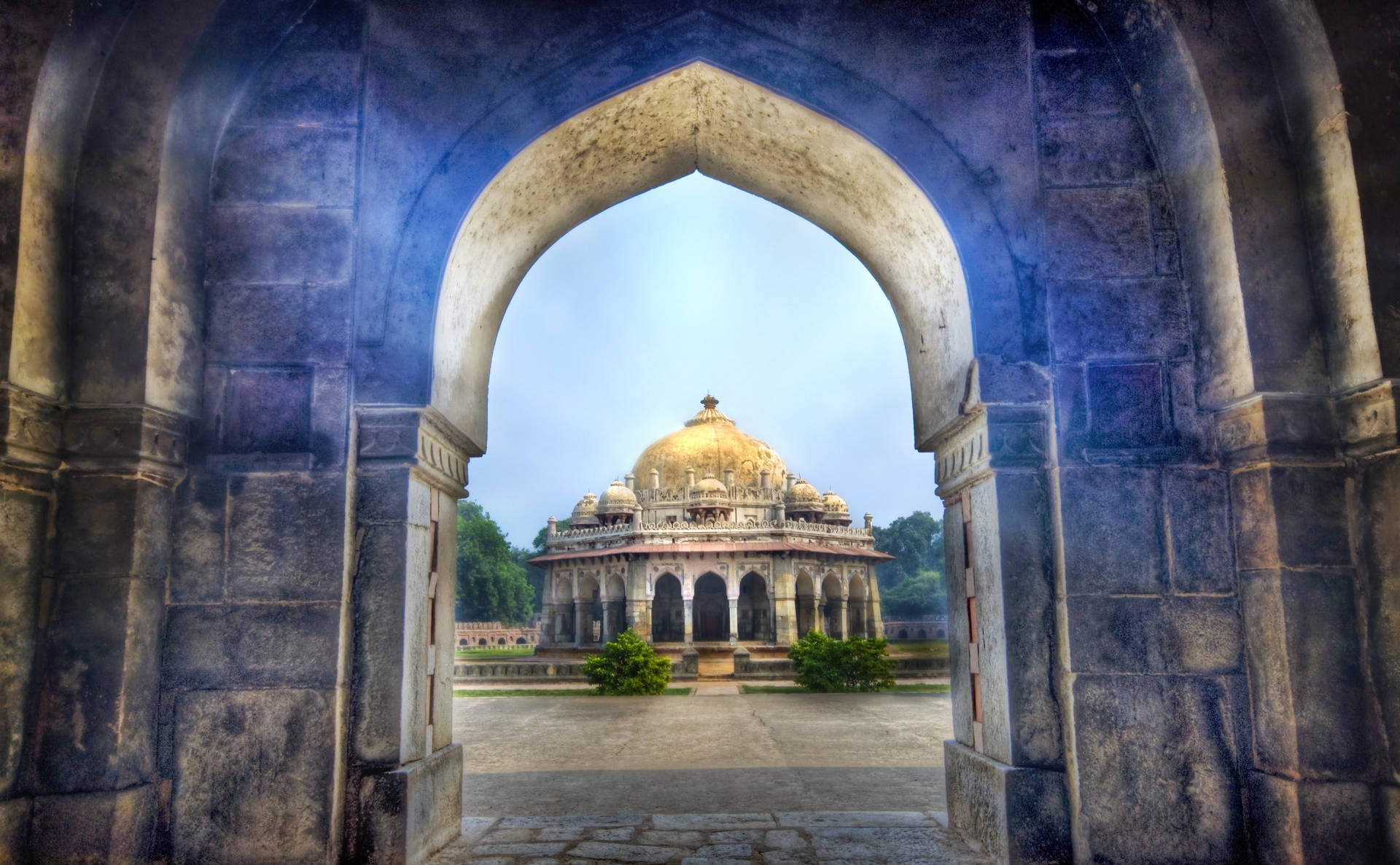 Majestic View Of Isa Khan's Tomb In Delhi