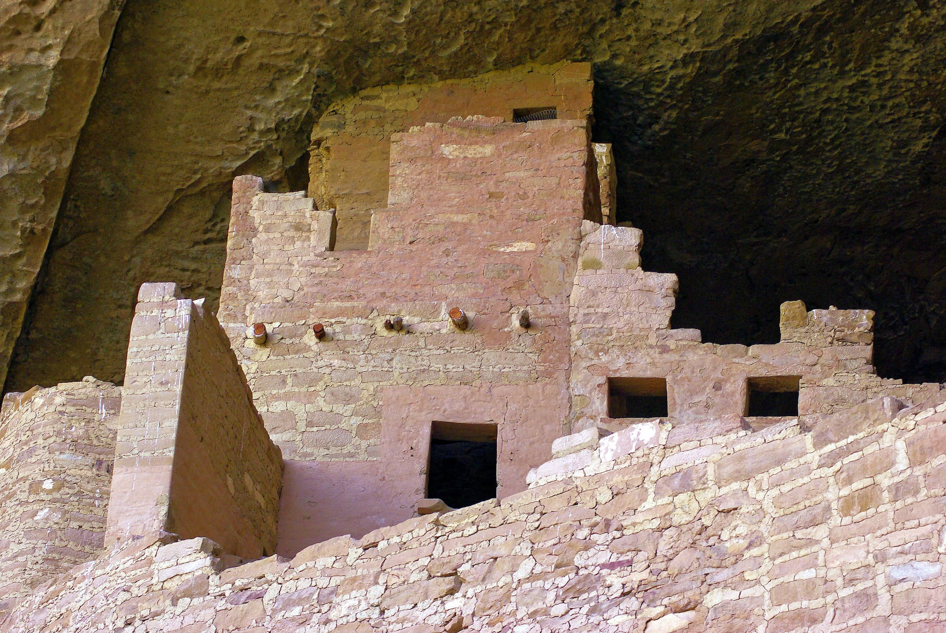 Majestic View Of Mesa Verde Cliff Palace Ruins Background