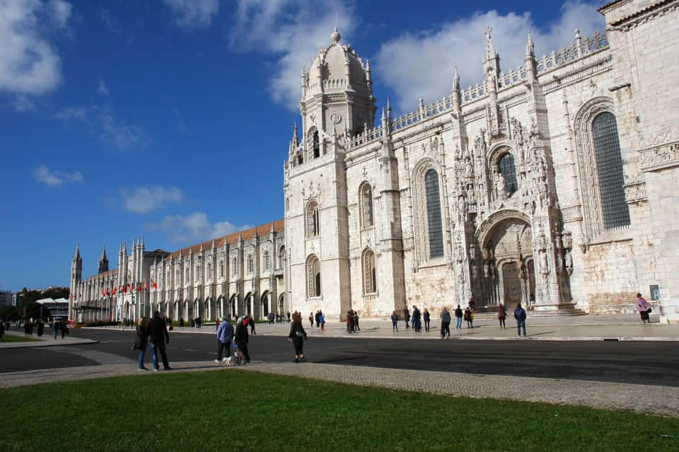 Majestic View Of Mosteiro Dos Jeronimos Background