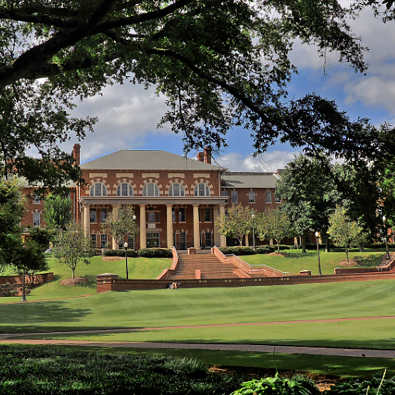 Majestic View Of North Carolina State University Courtyard Background