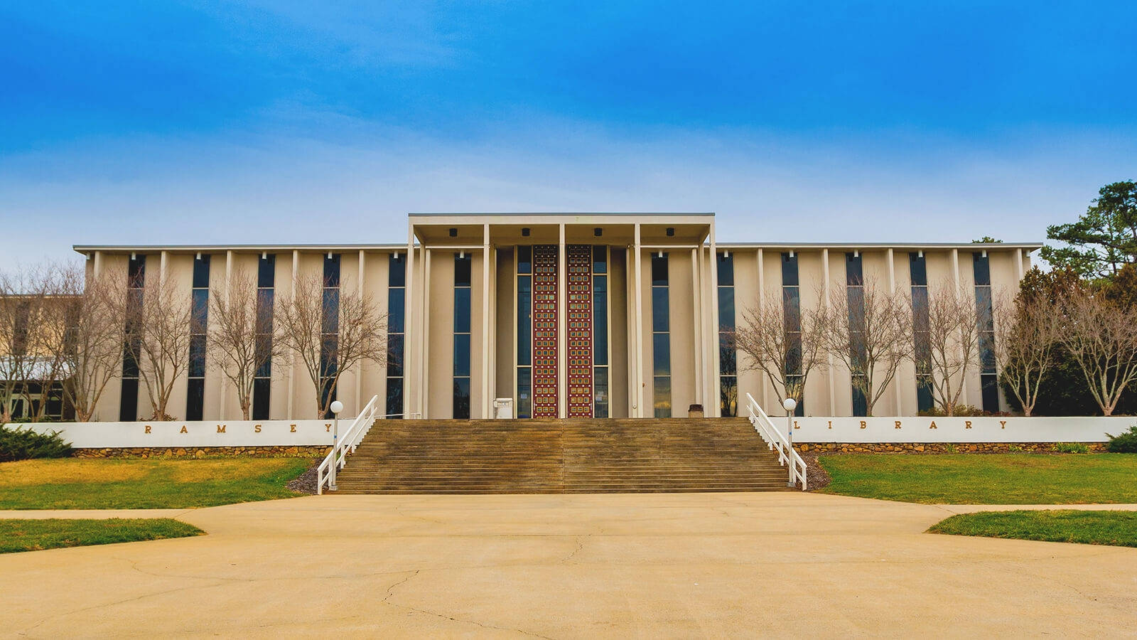 Majestic View Of Ramsey Library At University Of North Carolina, Asheville Background