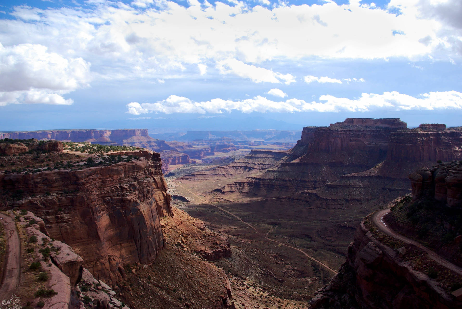 Majestic View Of Shafer Trail, Canyonlands National Park Background