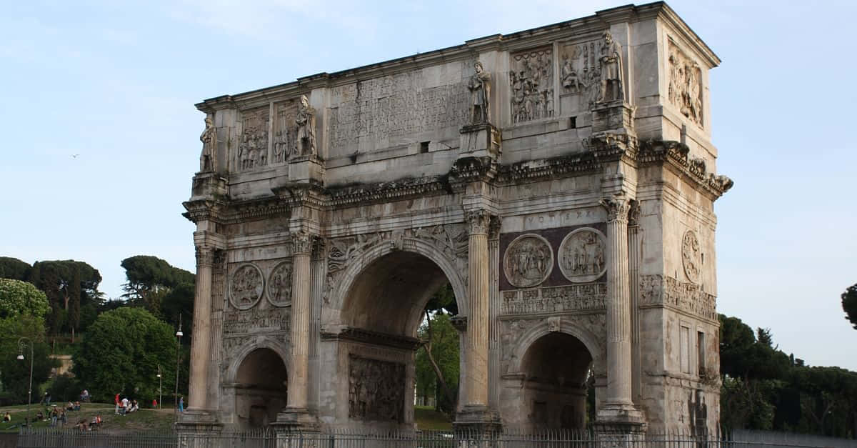 Majestic View Of The Arch Of Constantine Background