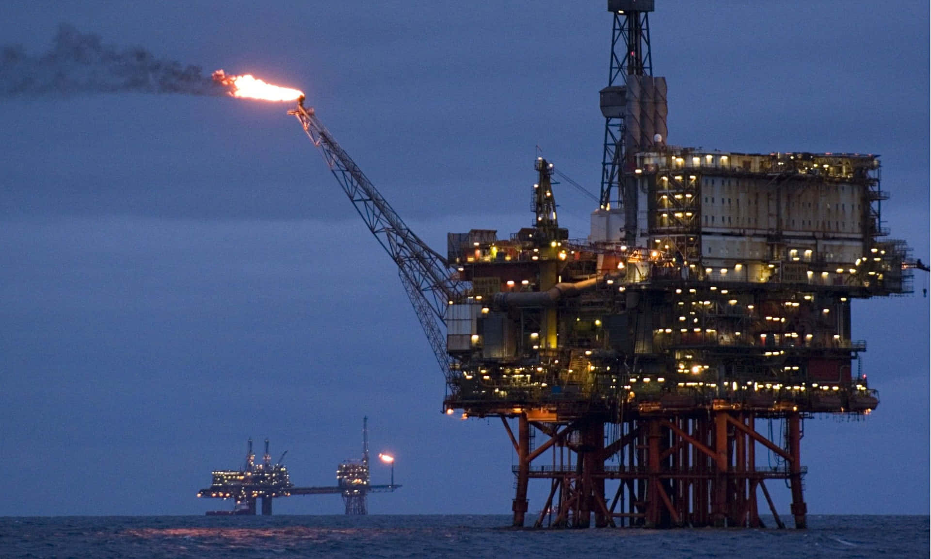 Majestic View Of The Beryl Bravo Oil Rig Platform Background