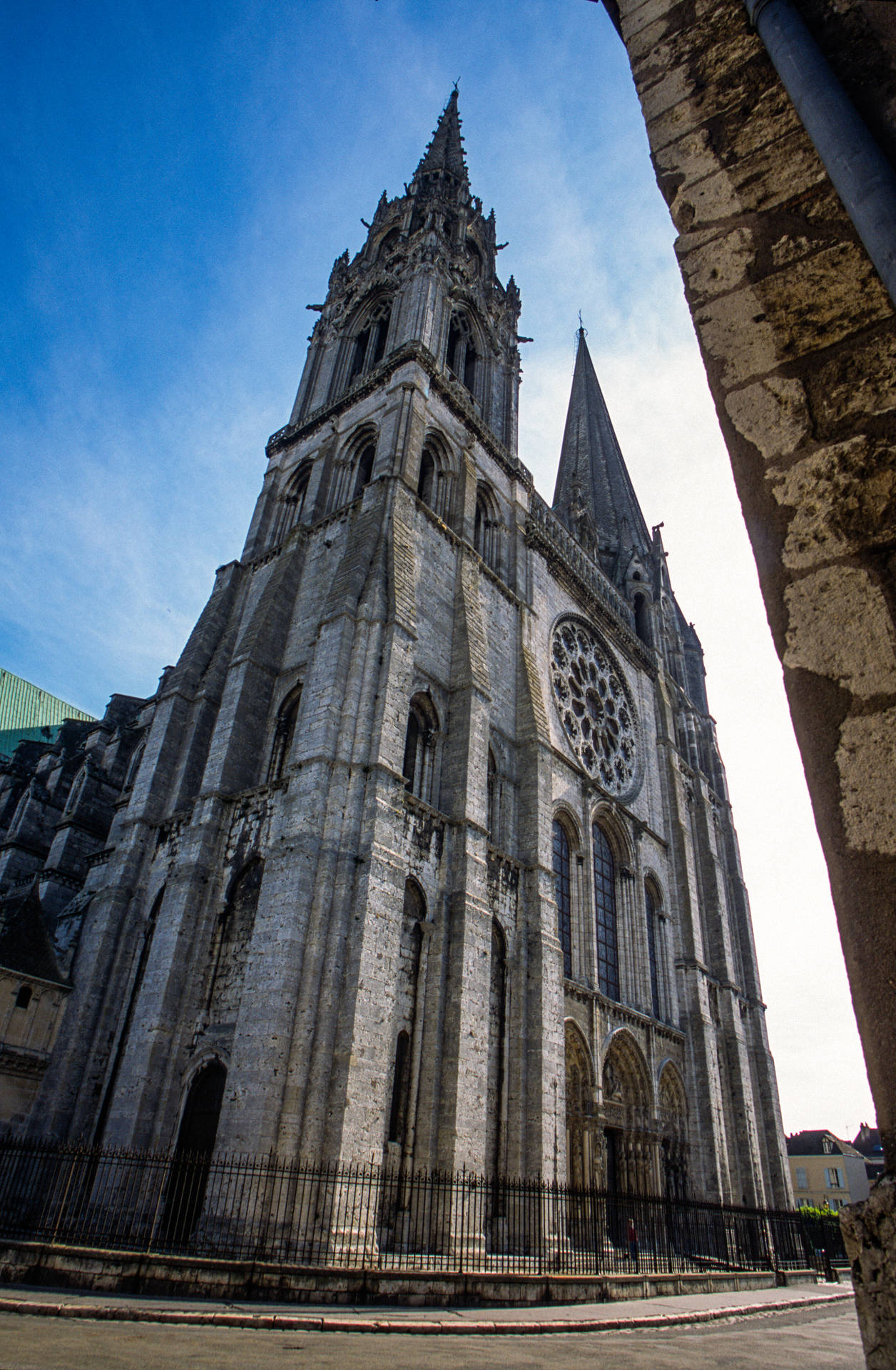 Majestic View Of The Chartres Cathedral Background