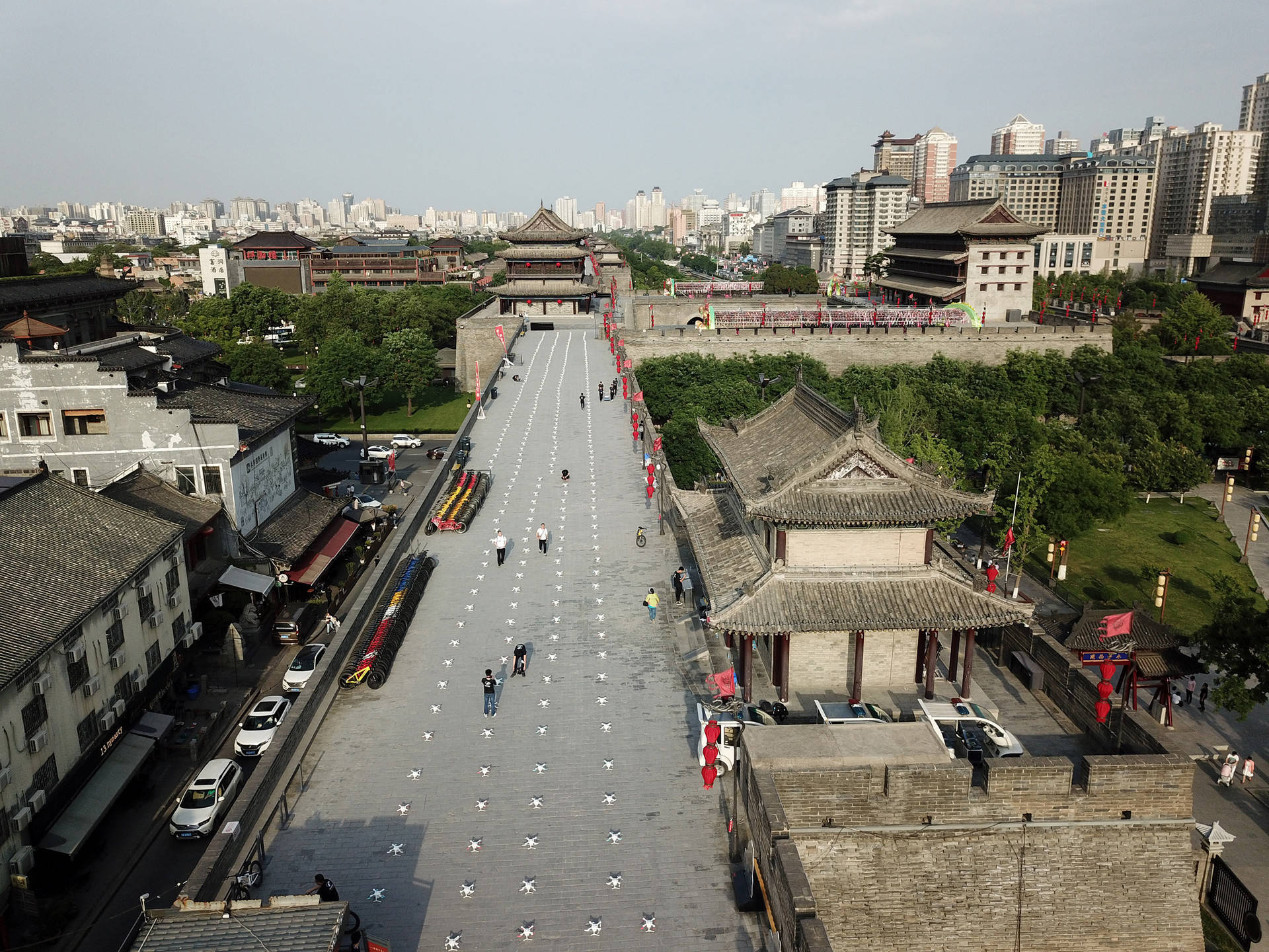 Majestic View Of The Fortifications Of Xi'an Background