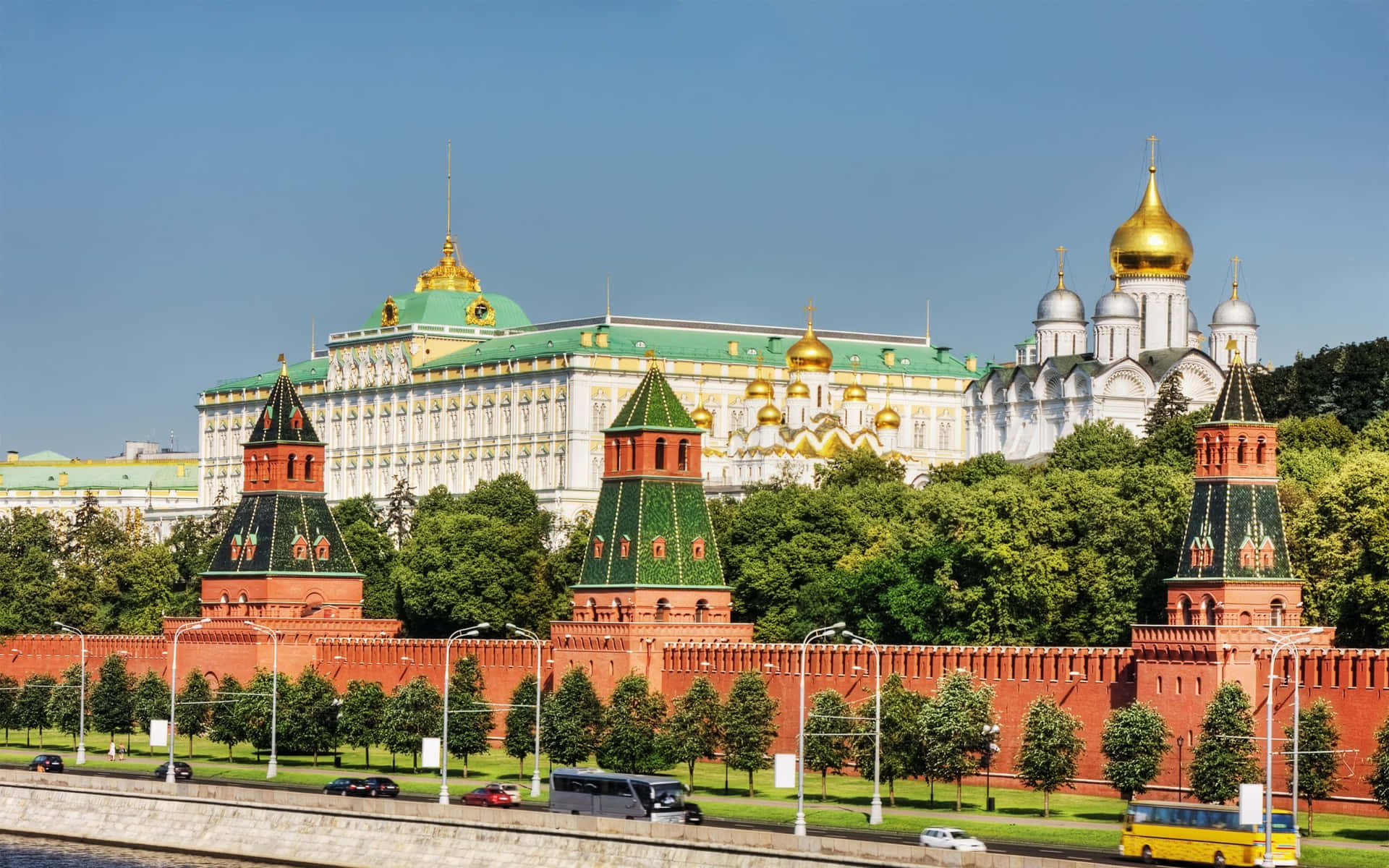 Majestic View Of The Grand Kremlin Palace, Moscow Background