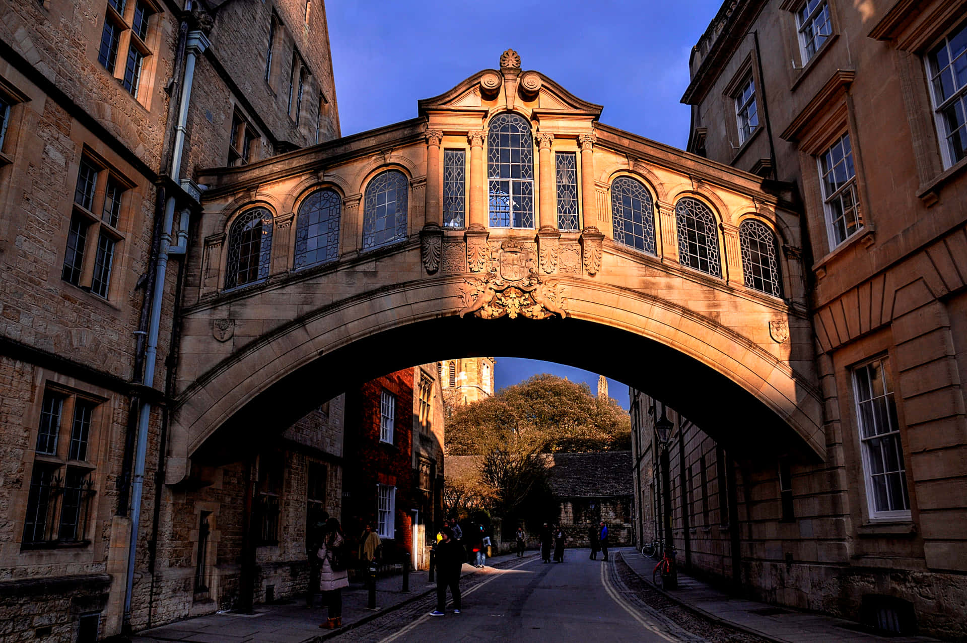 Majestic View Of The Iconic Bridge Of Sighs At Hertford College