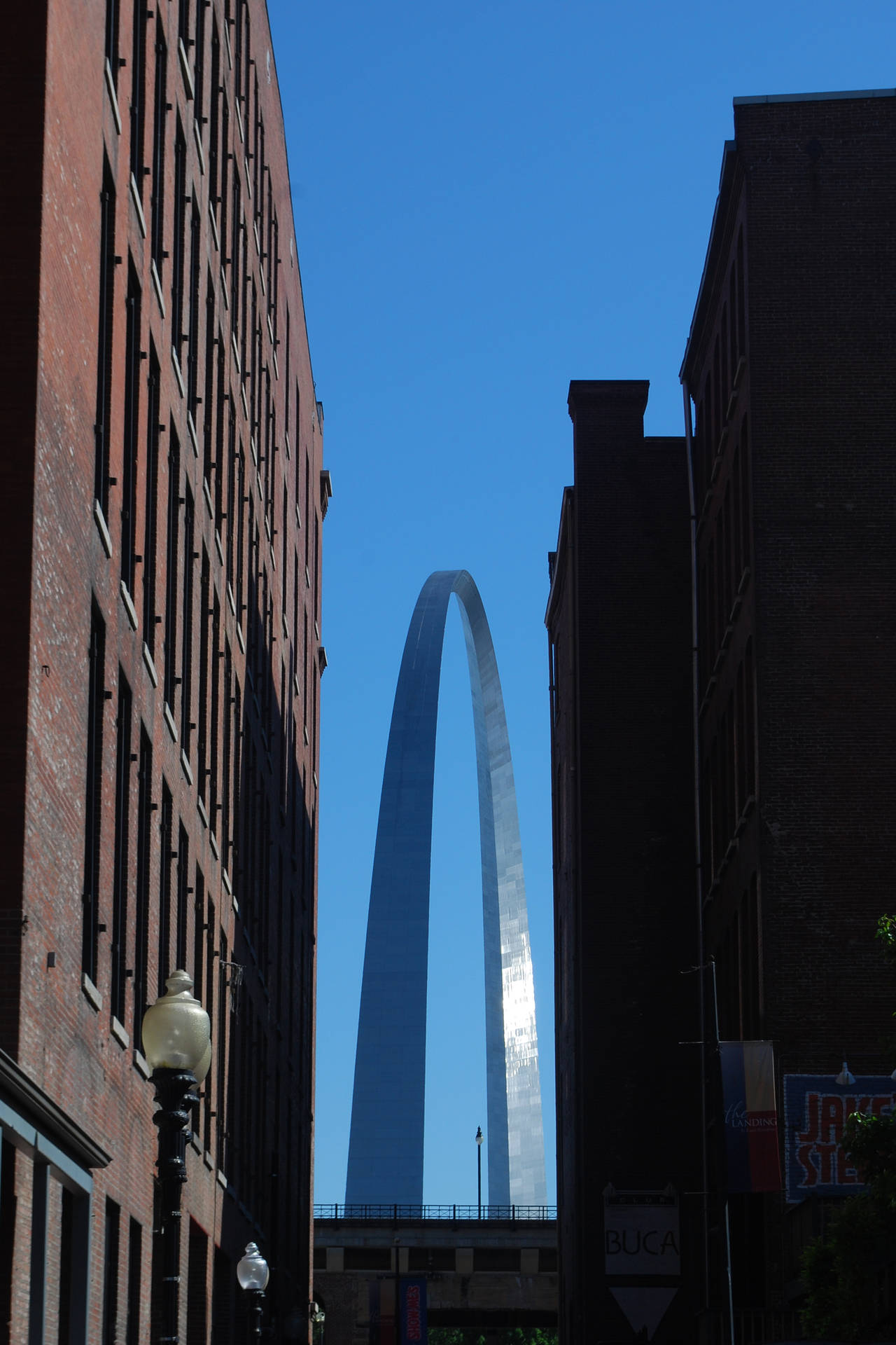 Majestic View Of The Iconic St. Louis Arch Background