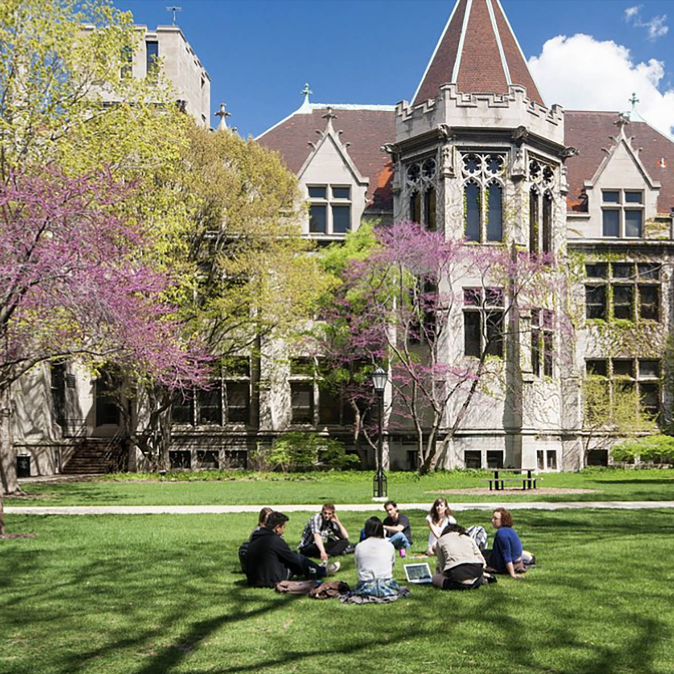 Majestic View Of University Of Chicago In A Circular Frame. Background