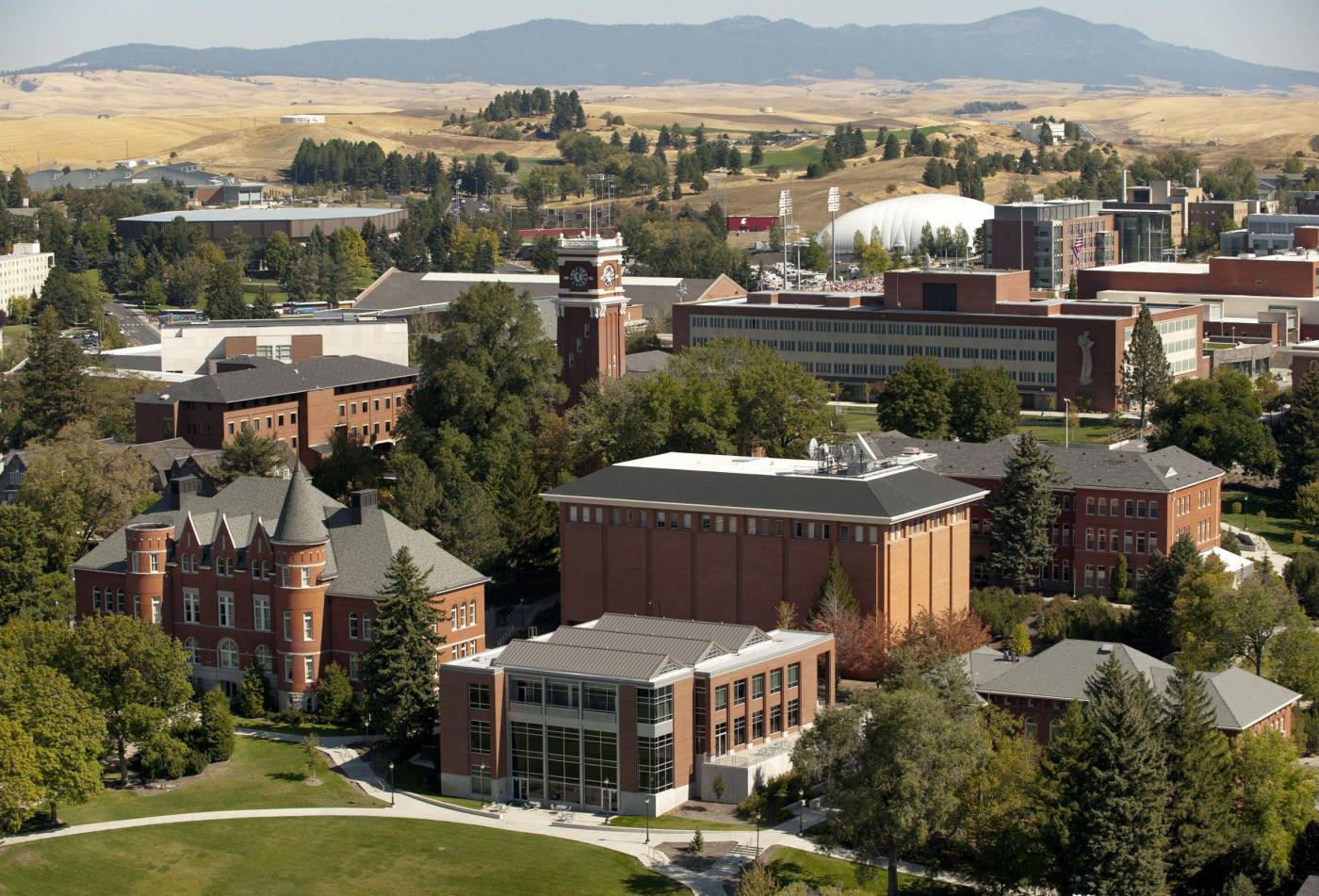 Majestic View Of Washington State University Campus Background