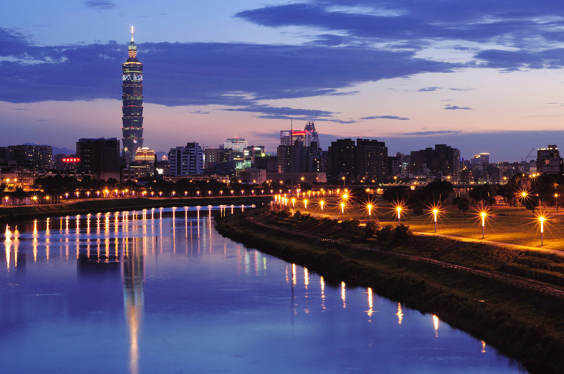 Majestic View Of Xindian River In Taiwan Background