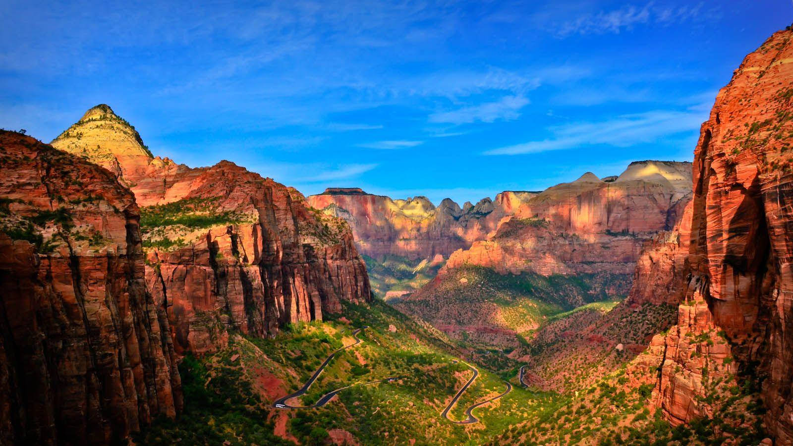 Majestic Zion National Park Landscape Background