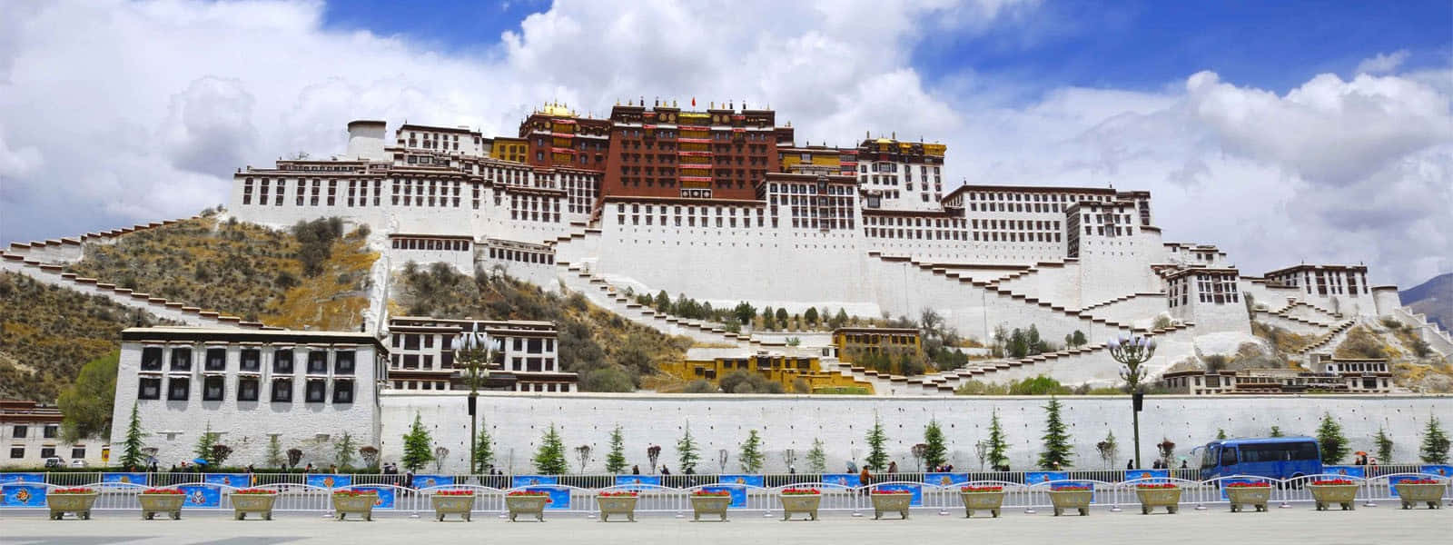 Majesty Of The Architectures In Lhasa Background