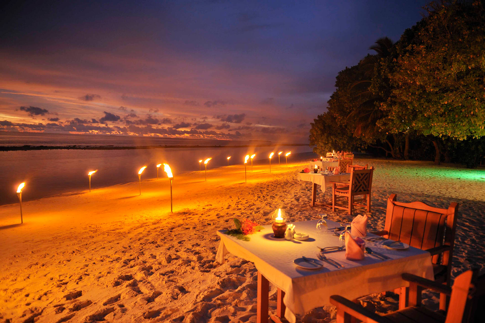 Maldives Beach Fine Dining Background