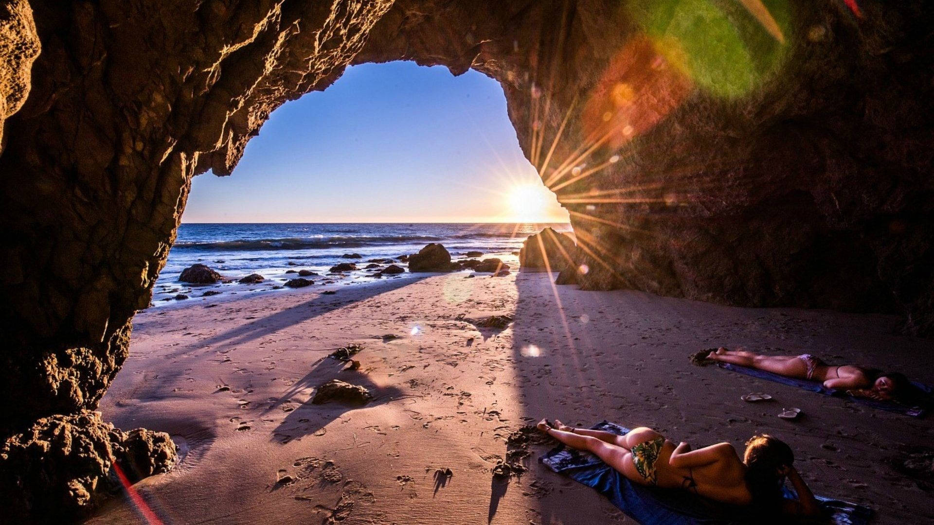 Malibu California Sunbathing Background