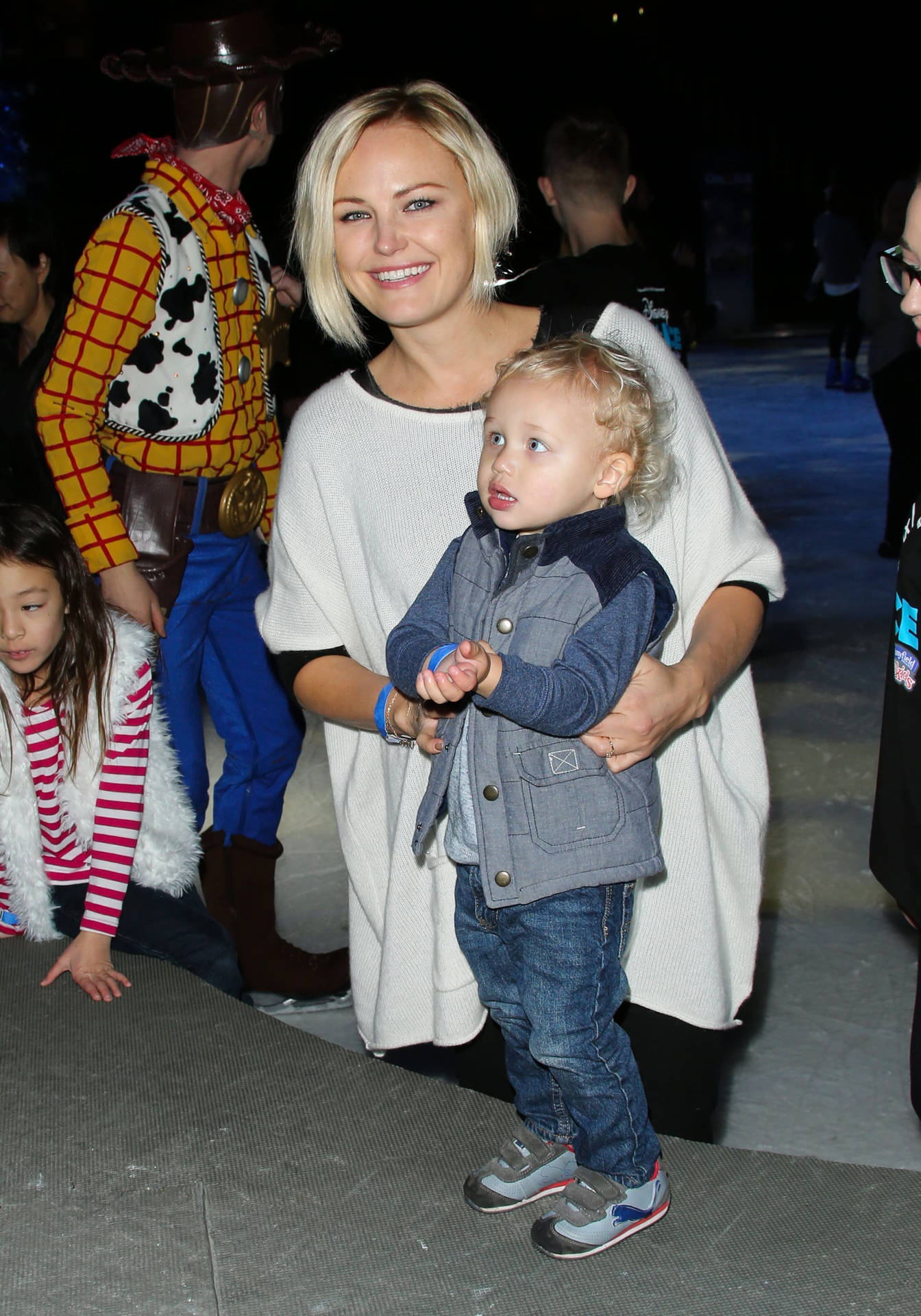 Malin Akerman With Her Child Background