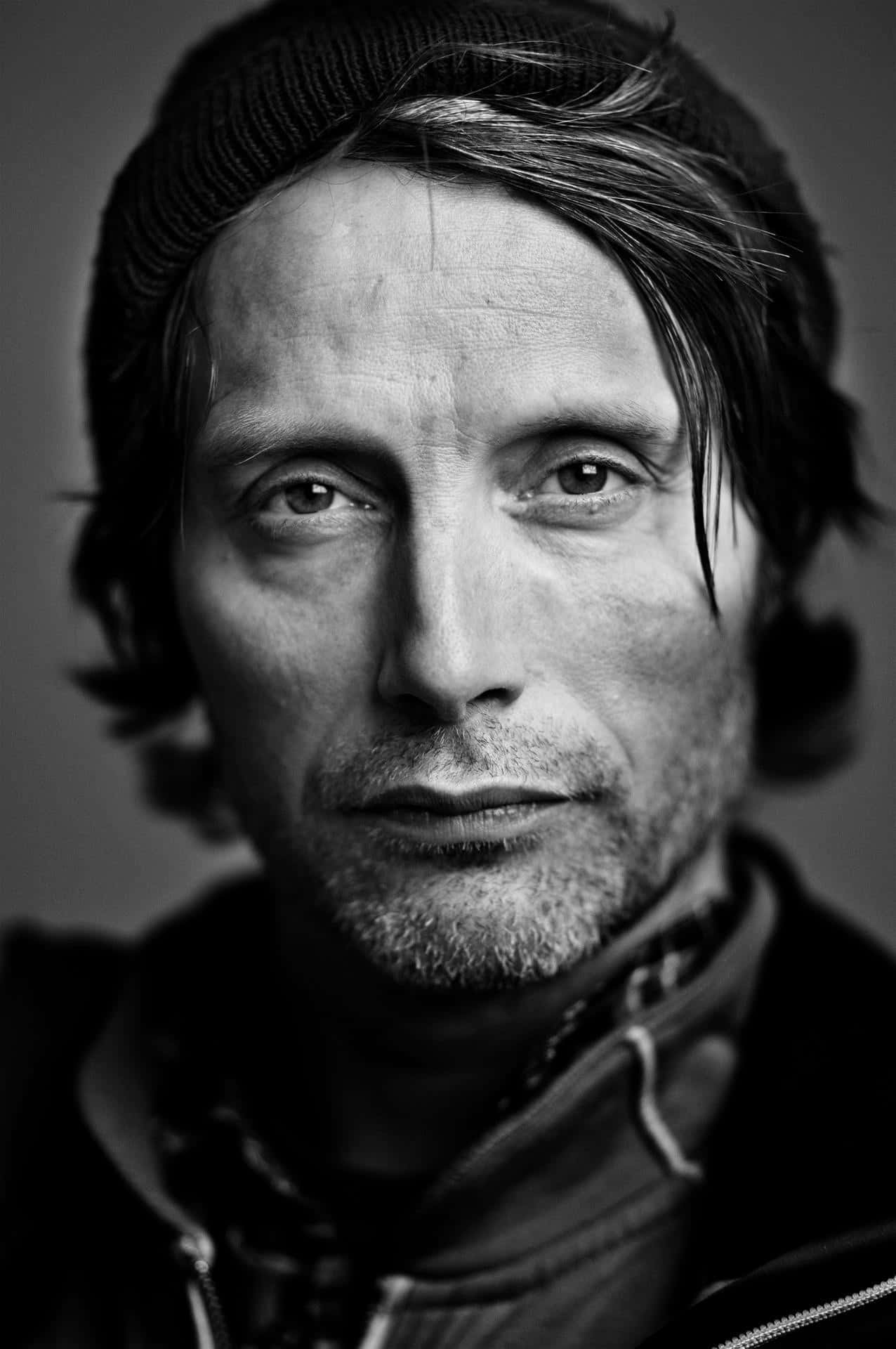 Man Face Actor Mads Mikkelsen Background