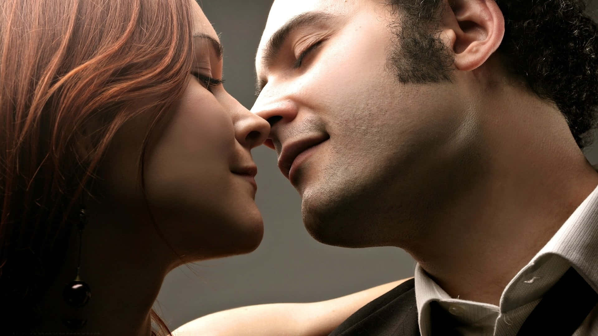 Man Woman Love Kiss Background