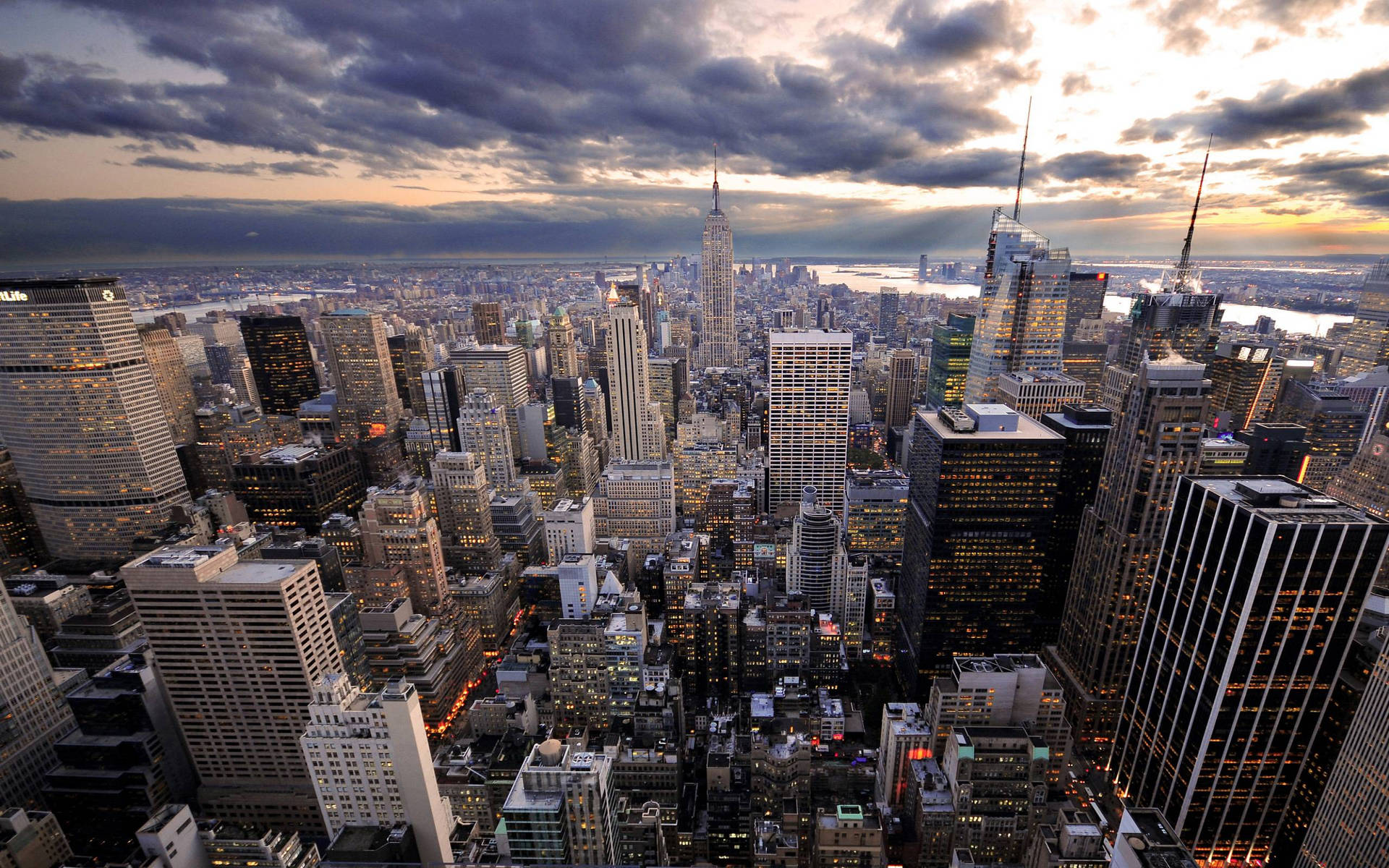 Manhattan Cloudy Day Background