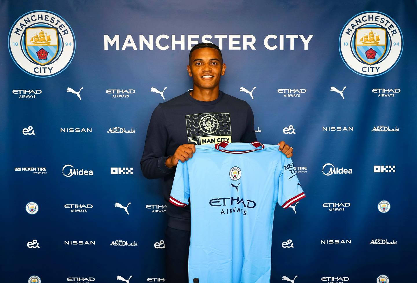 Manuel Akanji Signing With Manchester City Background