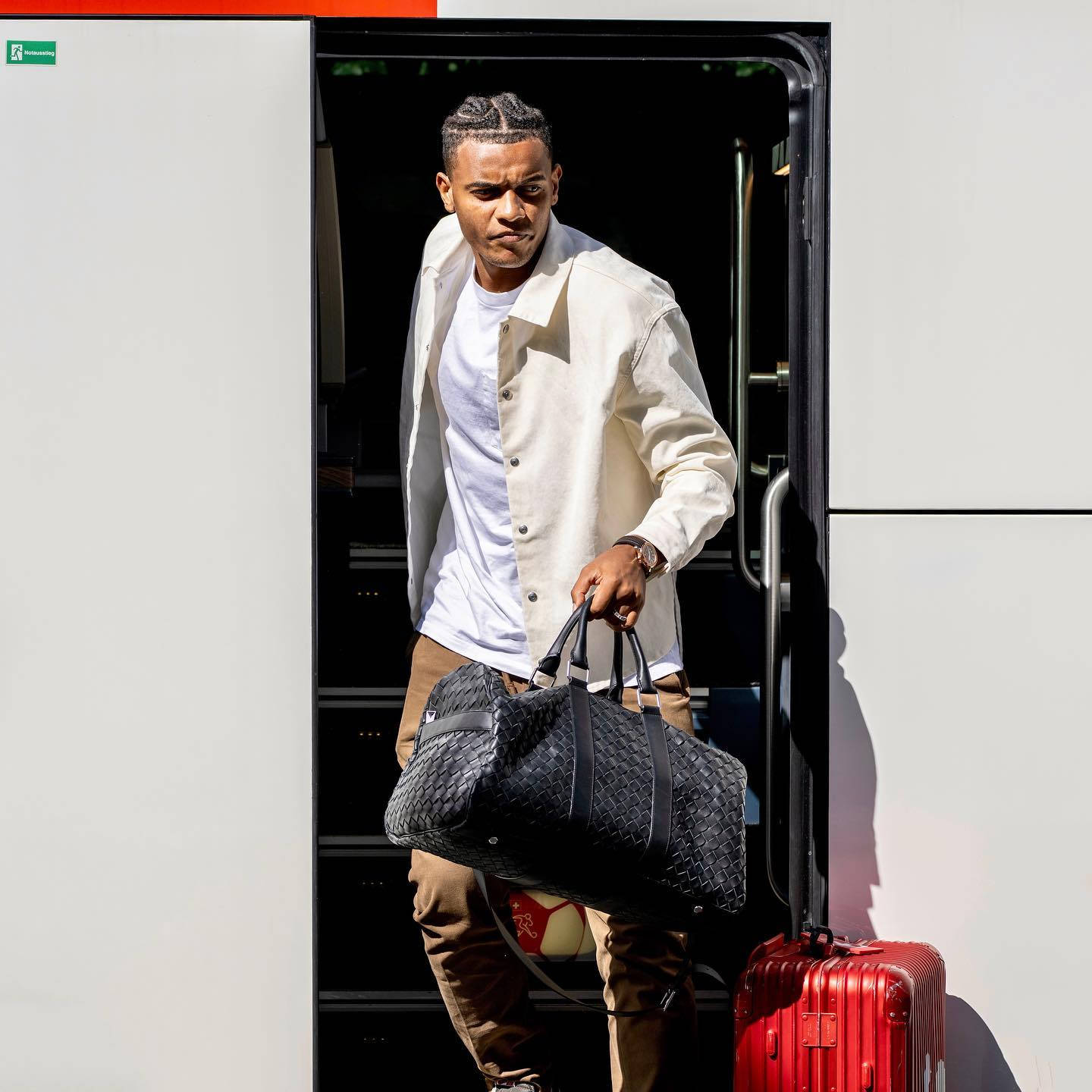 Manuel Akanji With His Luggage