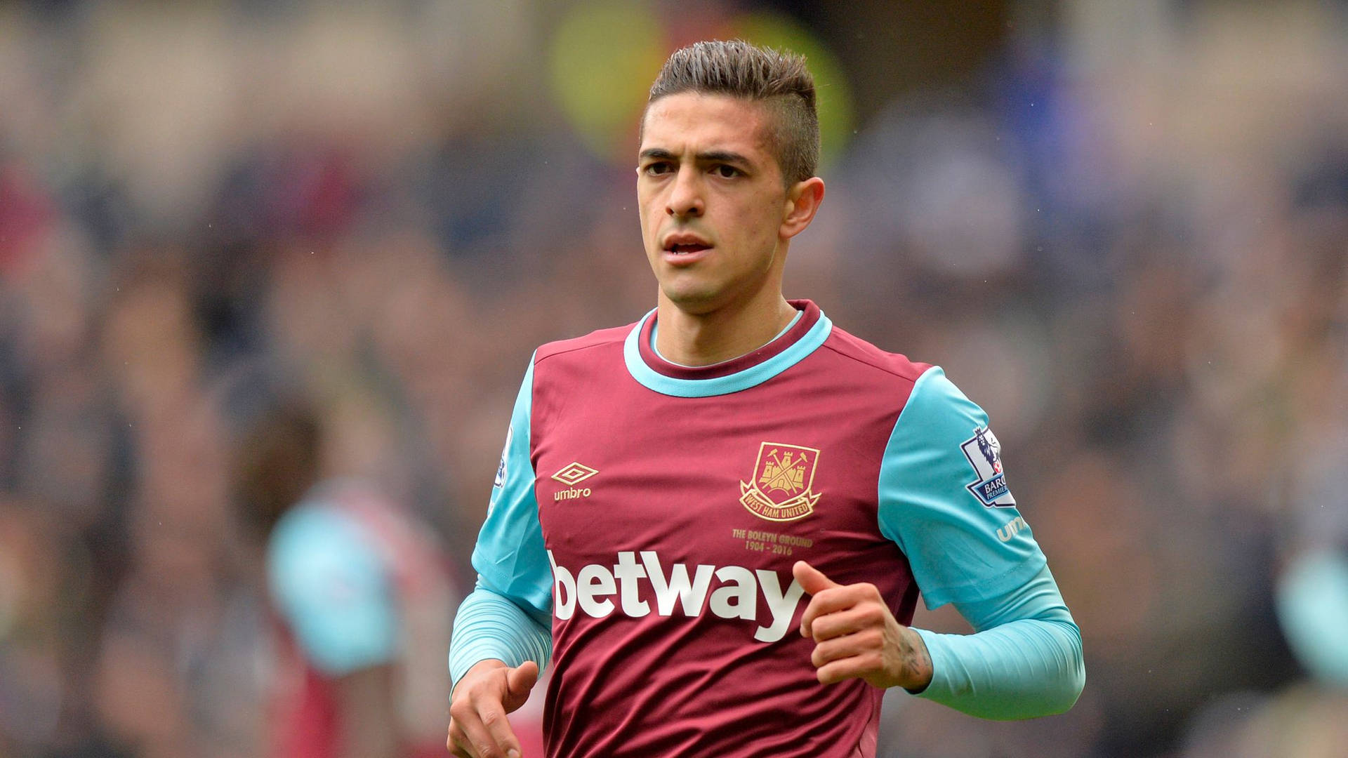 Manuel Lanzini Looking Annoyed