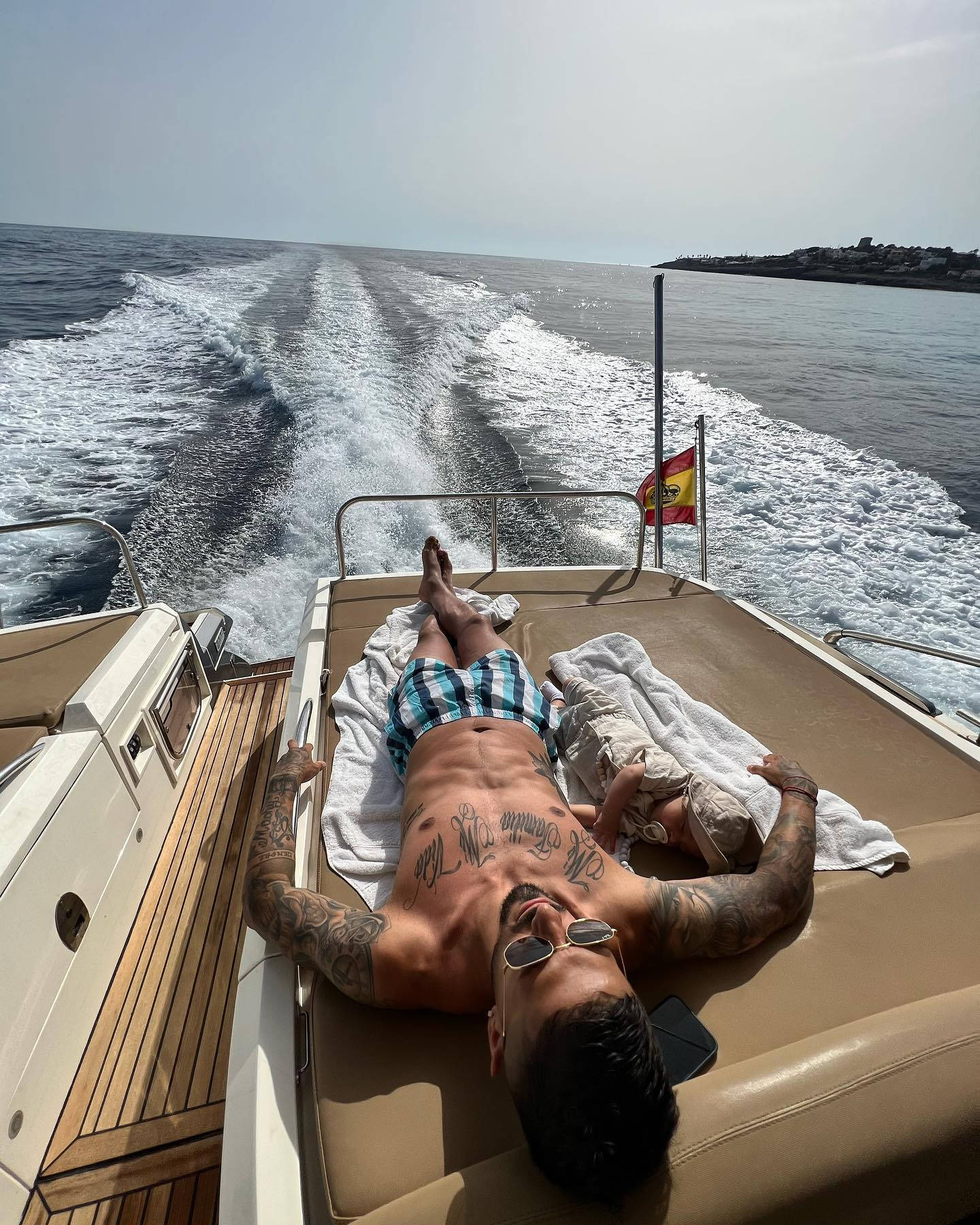 Manuel Lanzini Sunbathing On Yacht Background