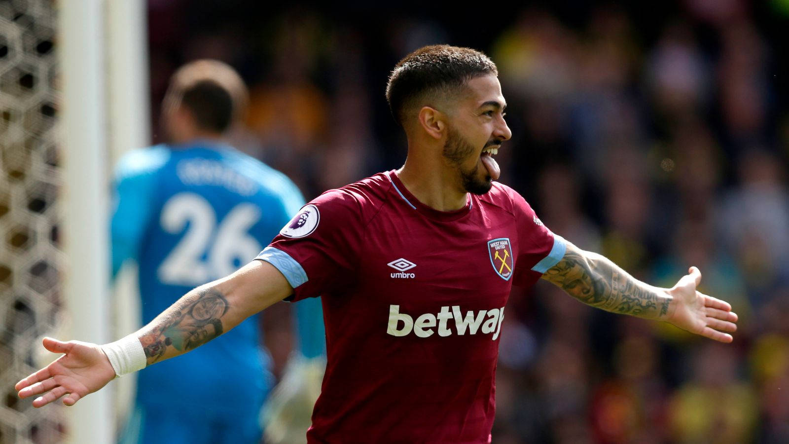 Manuel Lanzini Tongue Out Goal Celebration