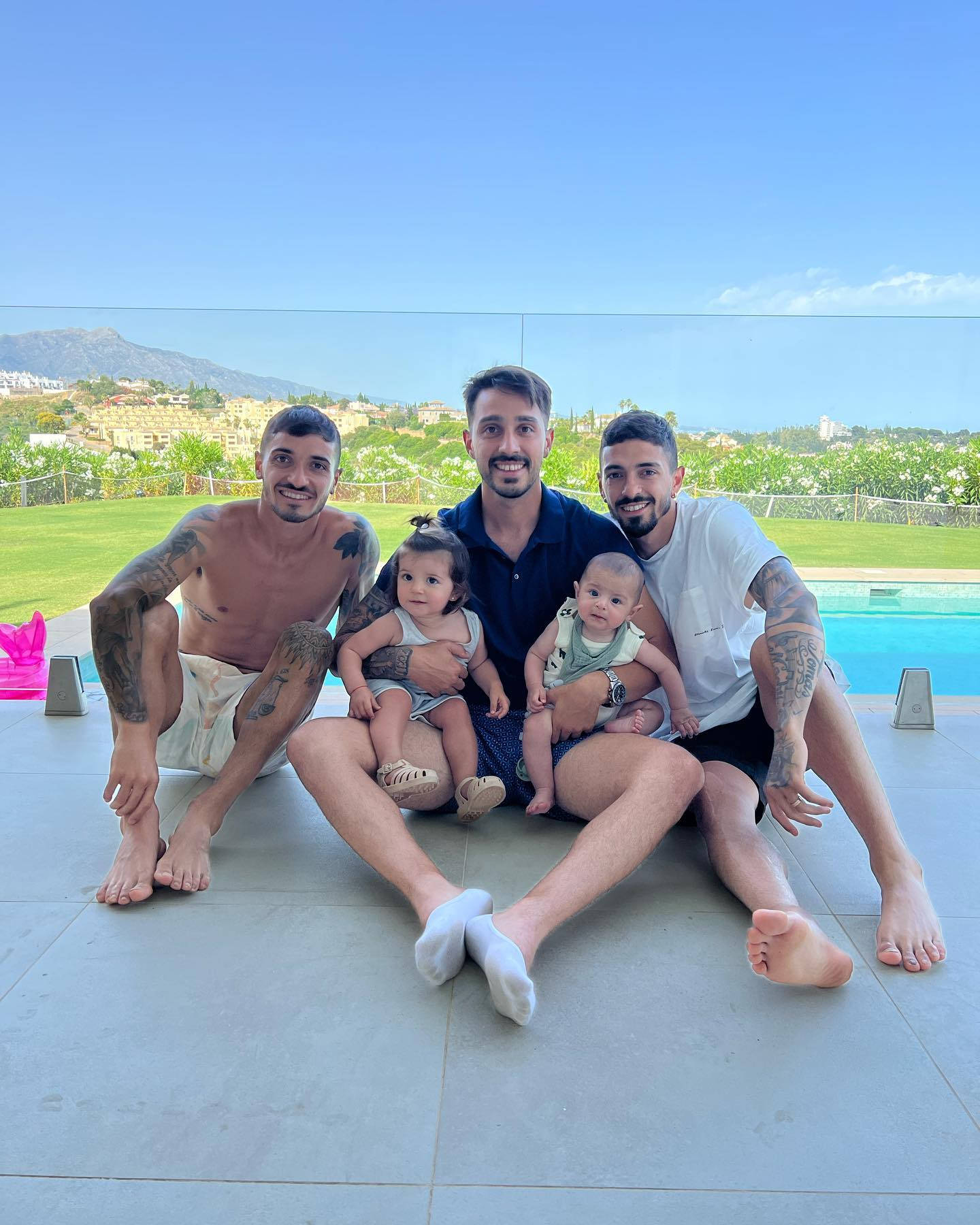 Manuel Lanzini With Family