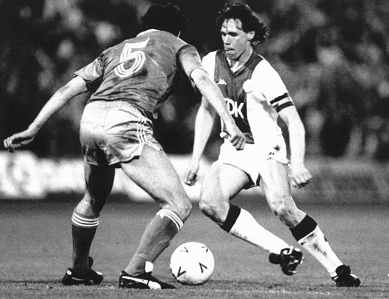 Marco Van Basten Playing Soccer Background