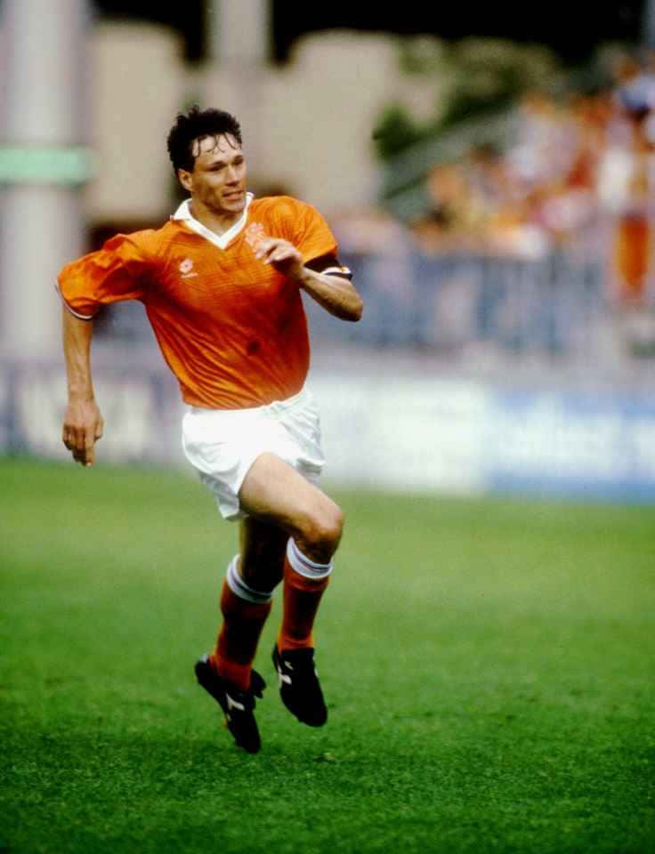Marco Van Basten - Sprinting On The Green Turf Background