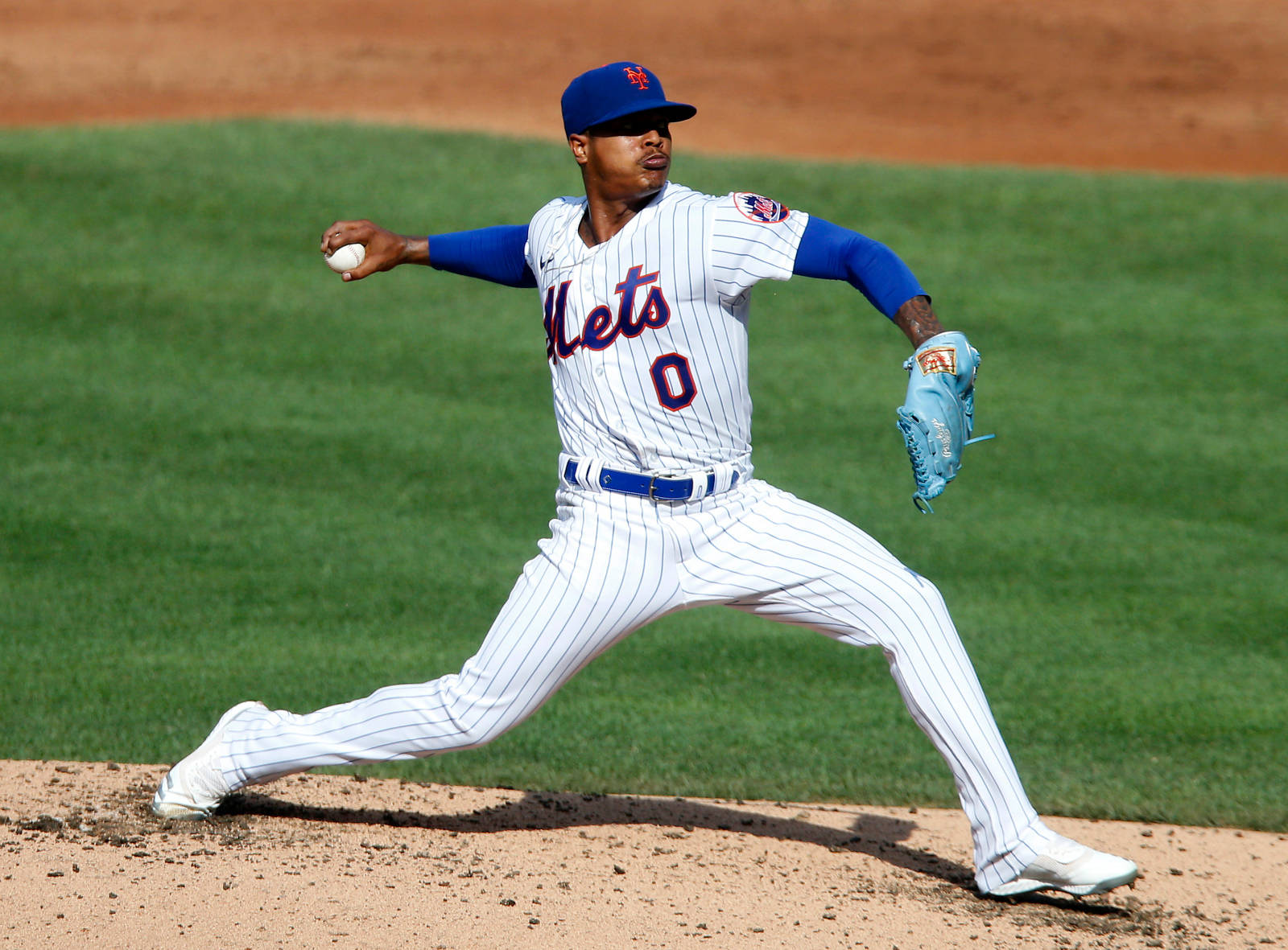 Marcus Stroman In Throwing Stance Background