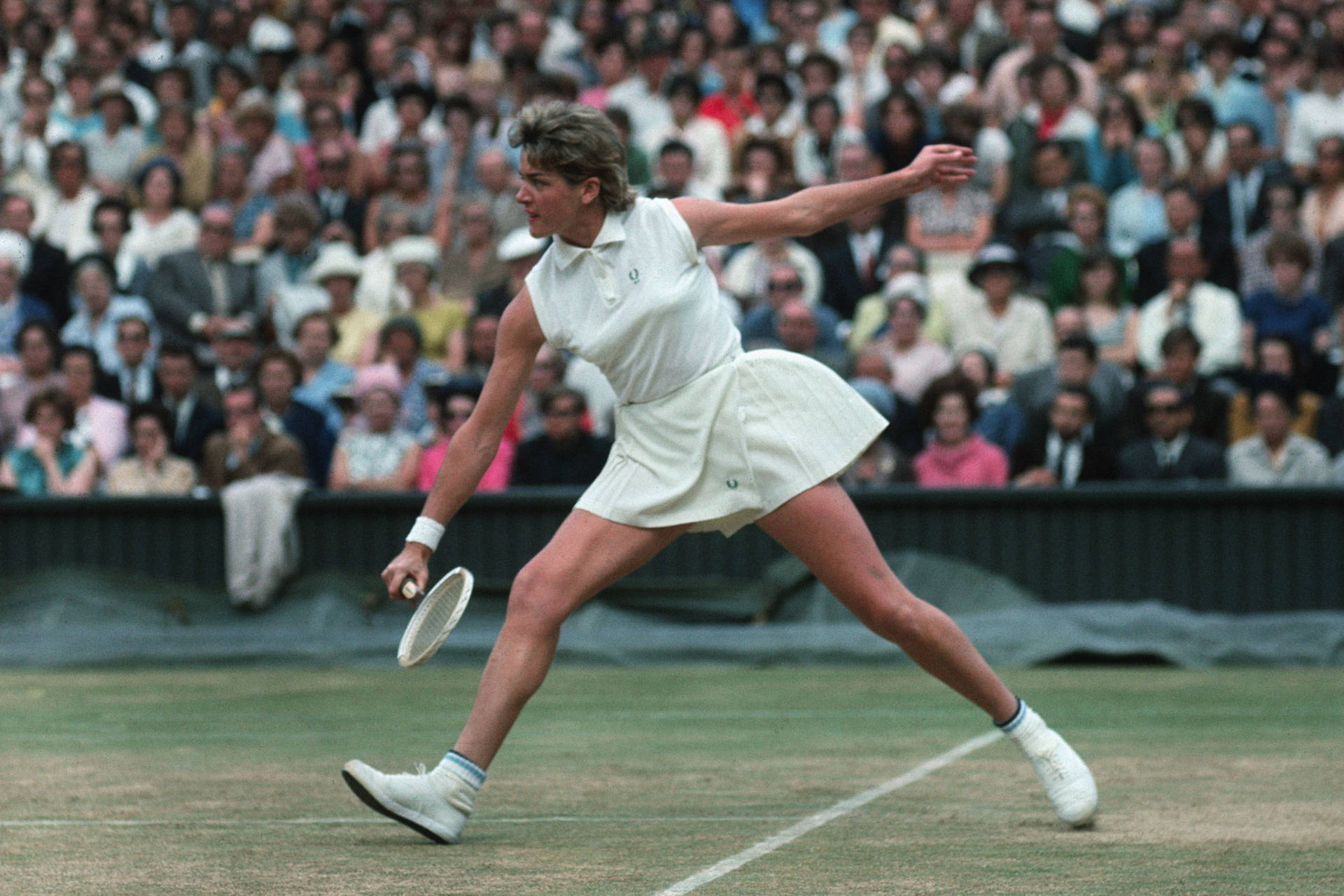 Margaret Court Dominating At The 1965 Wimbledon Championships Background