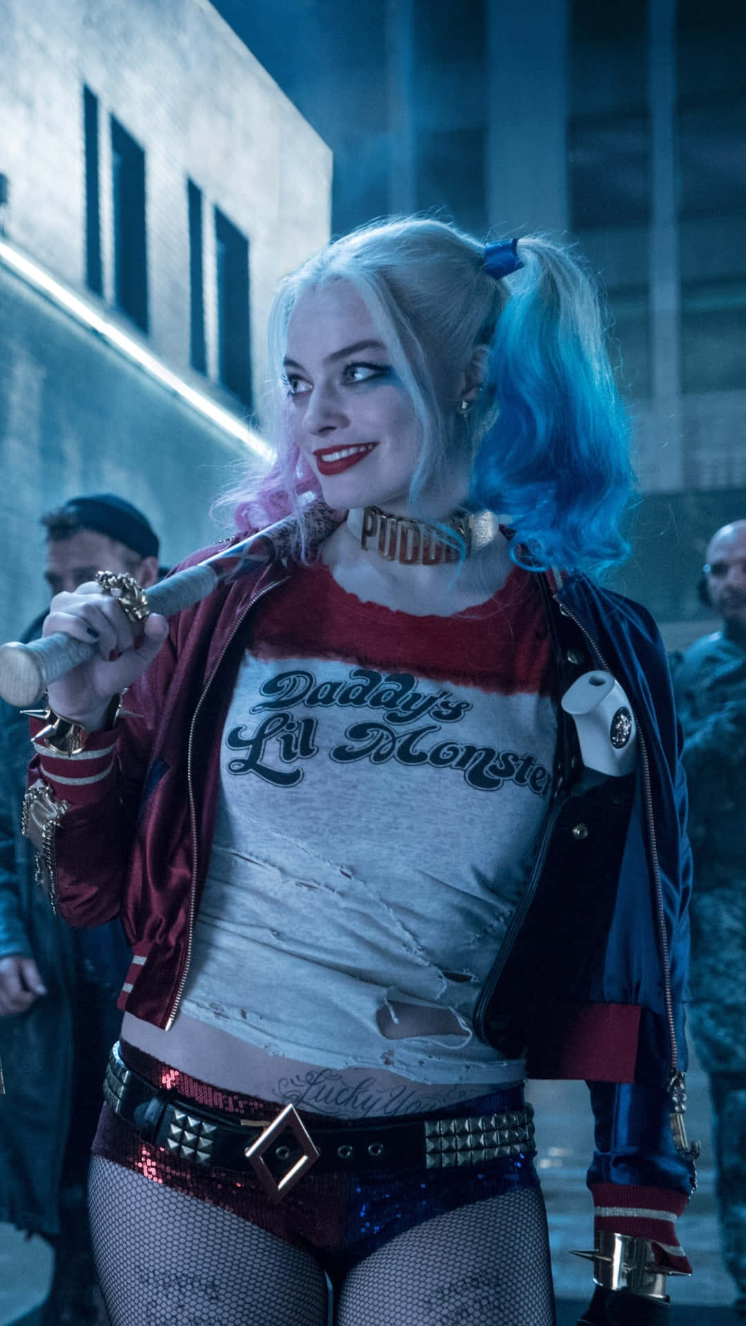 Margot Robbie Harley Quinn Looking Sideways Background