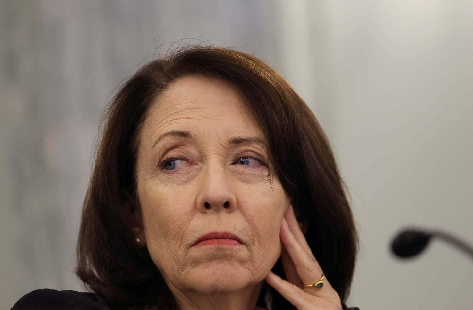 Maria Cantwell Side-eyeing Someone Background