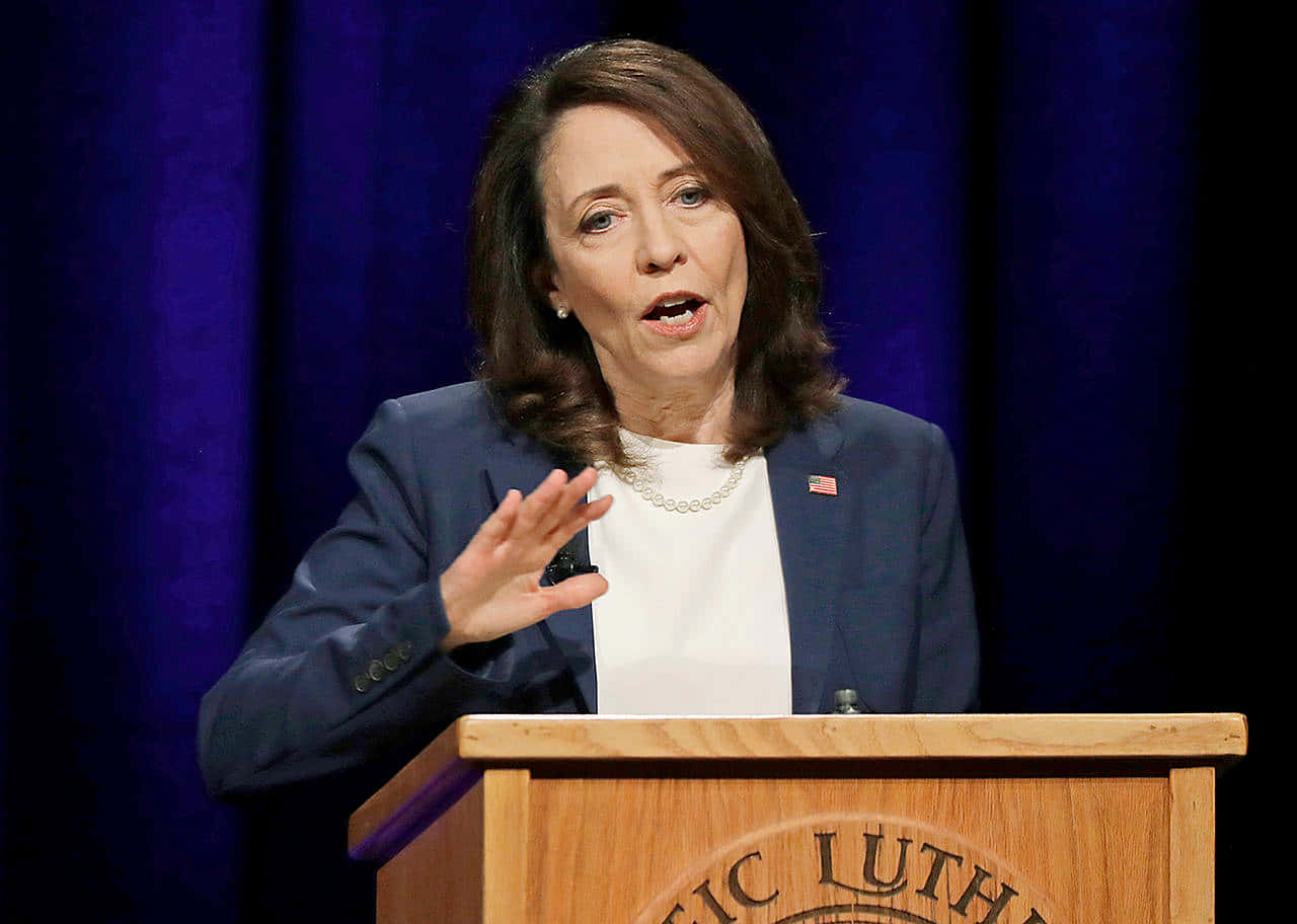 Maria Cantwell Speaking While Gesturing Background