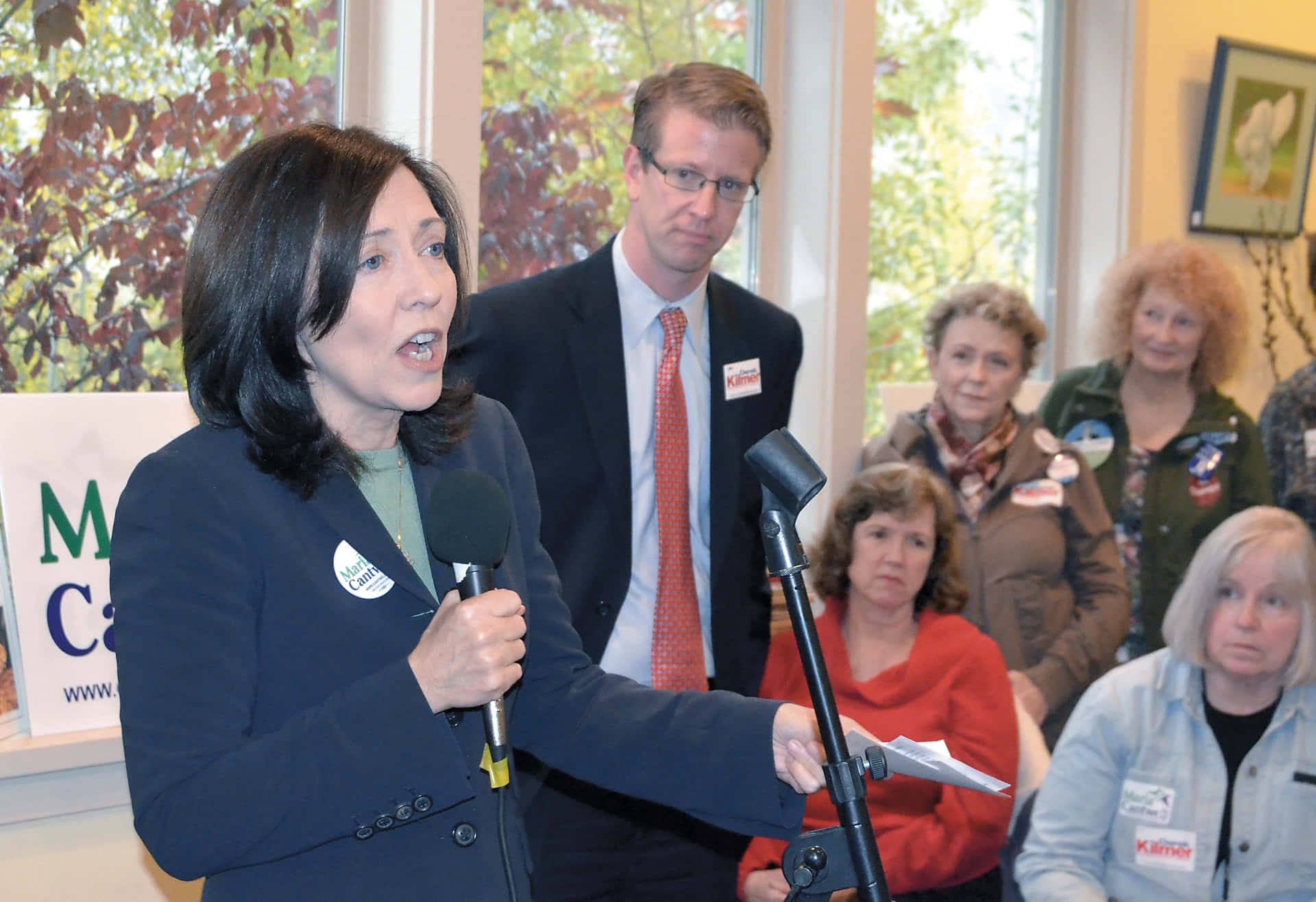 Maria Cantwell Talking In Front Of Crowd Background