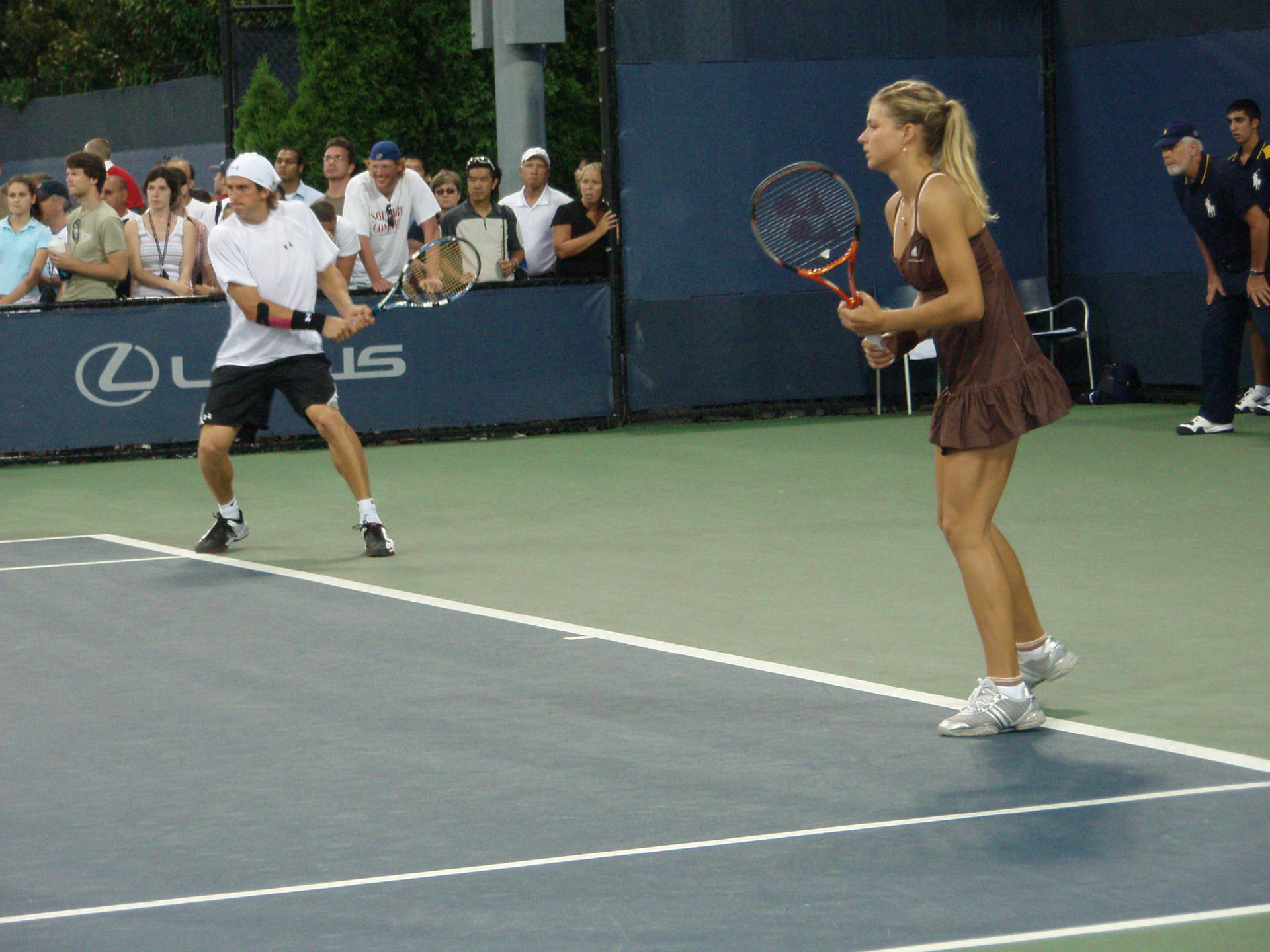 Maria Kirilenko And Igor Andreev Background