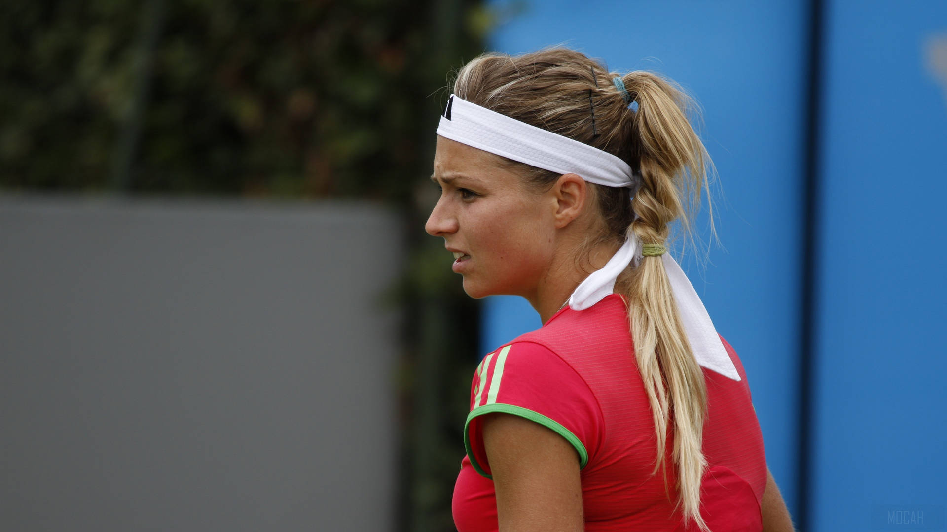 Maria Kirilenko Side Profile Background