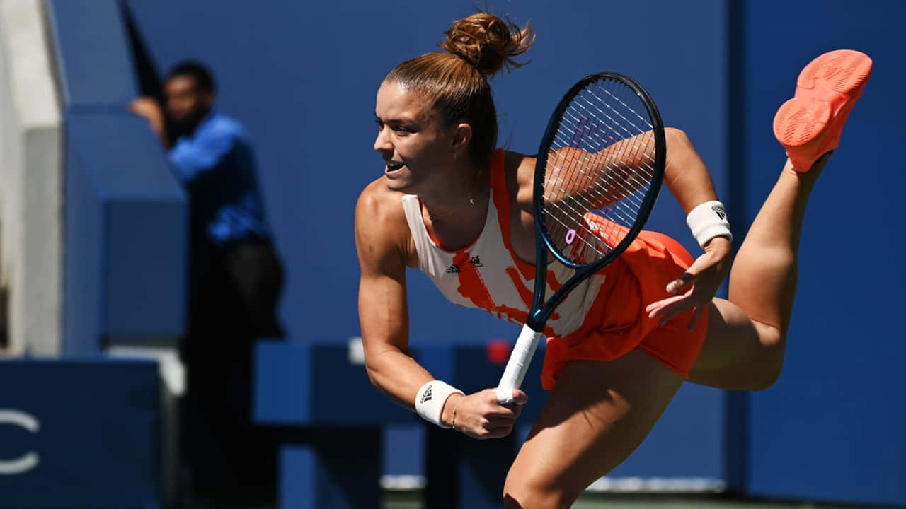 Maria Sakkari With One Leg Raised Background