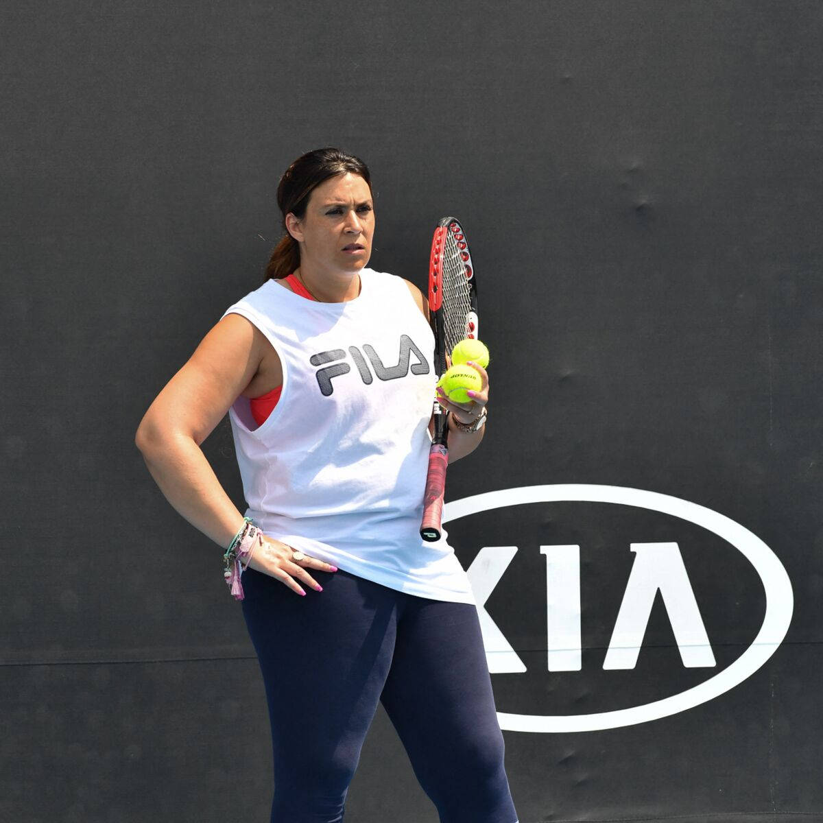 Marion Bartoli Hand On Hip Background