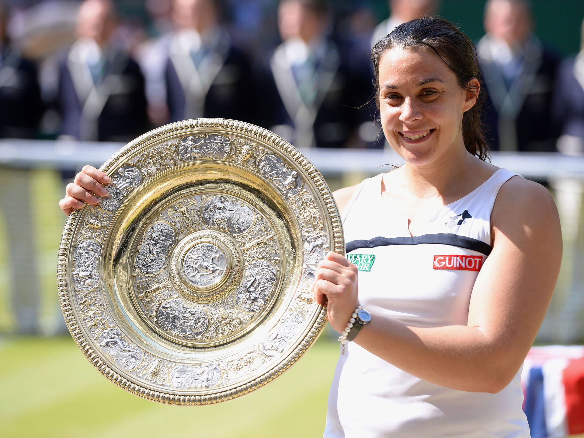 Marion Bartoli Holding Trophy Close-up Background