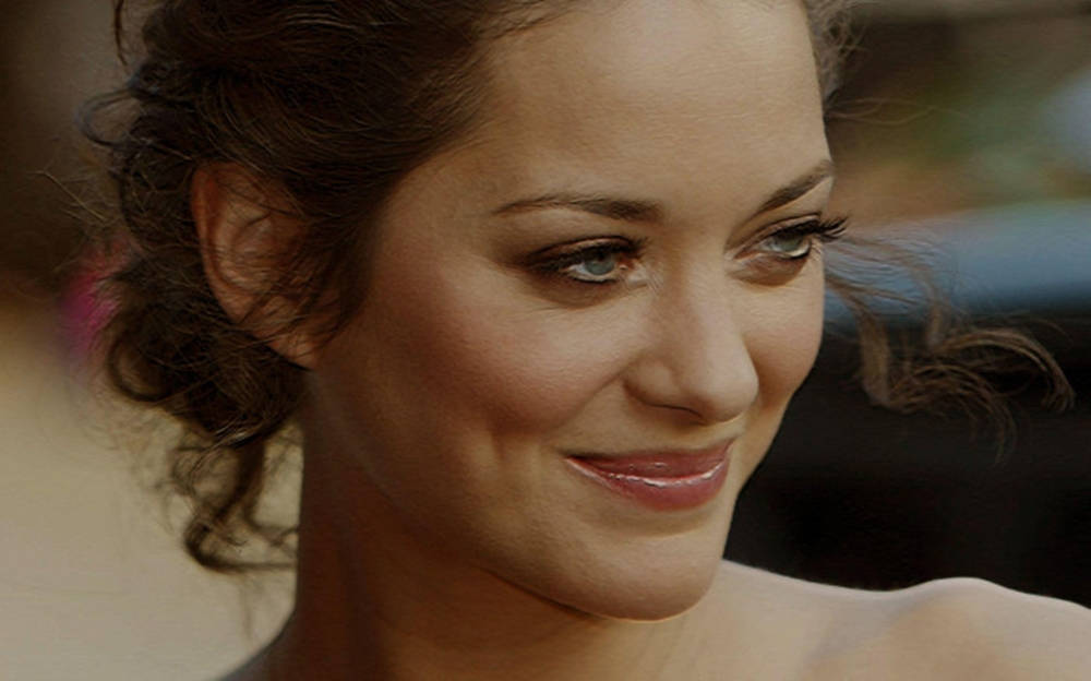 Marion Cotillard Sweet Smile