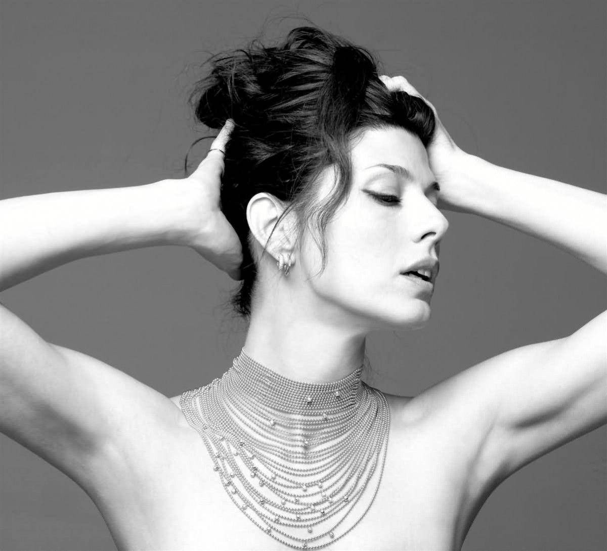 Marisa Tomei Topless Necklace