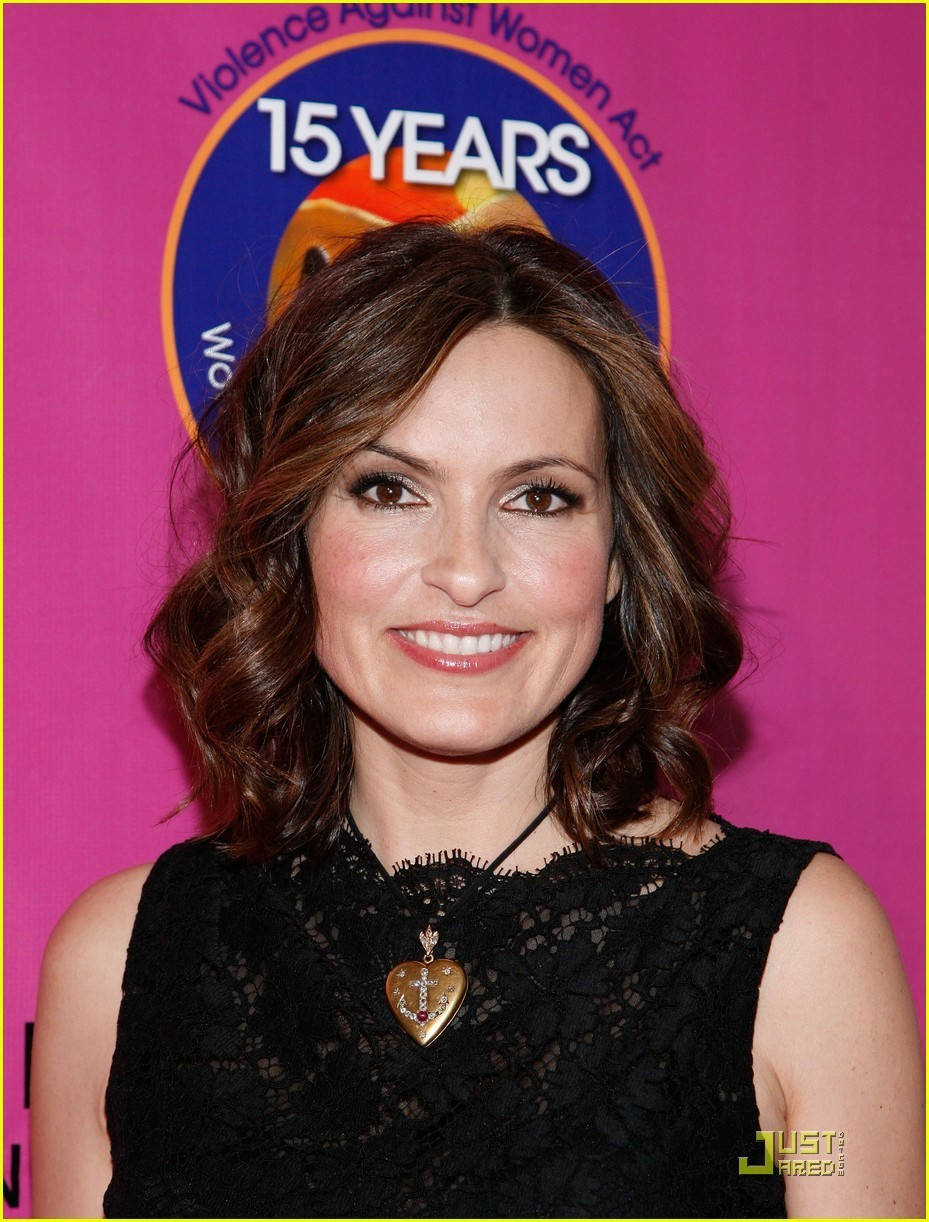 Mariska Hargitay Curly Hair Heart Foundation