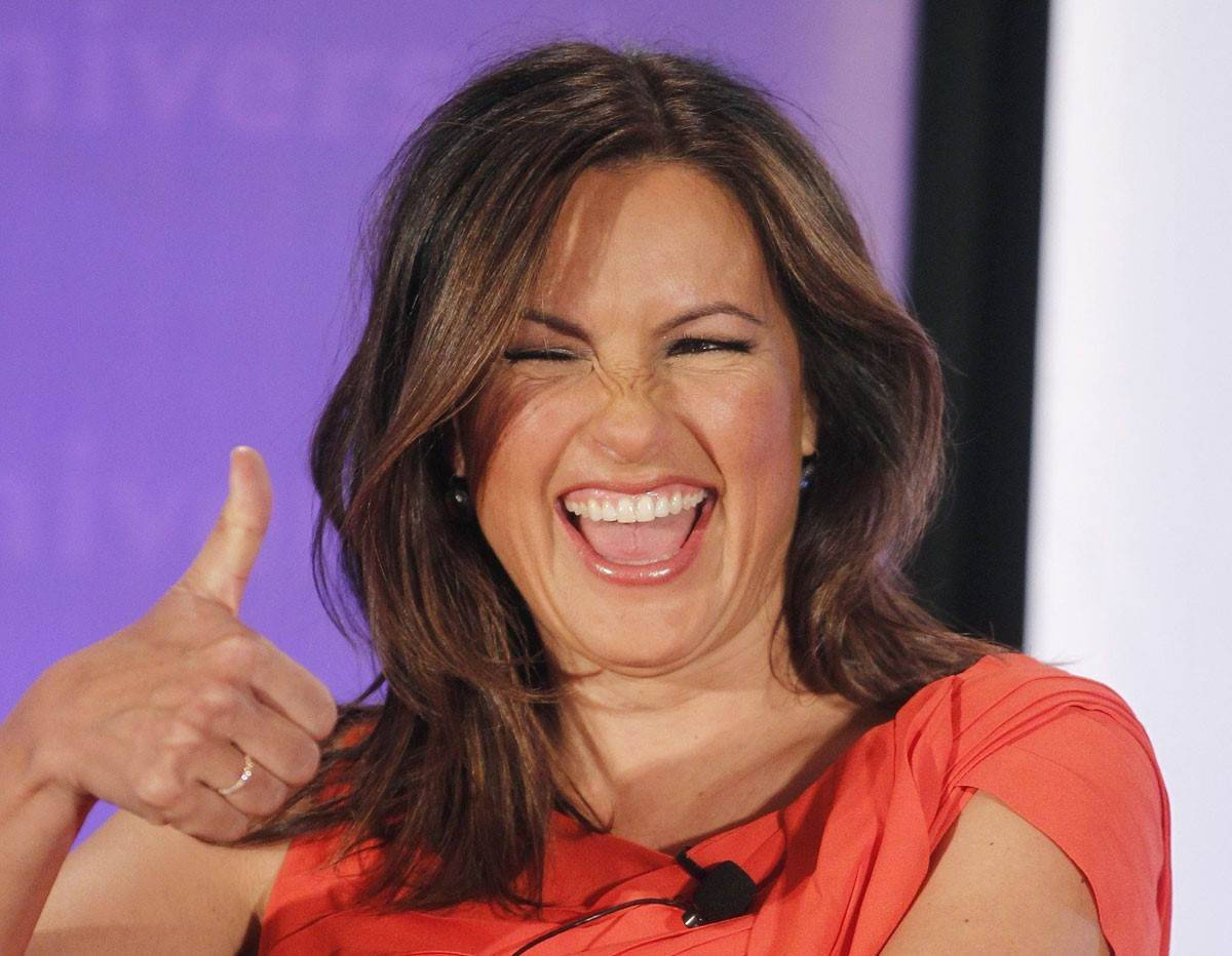 Mariska Hargitay Happy Thumbs Up