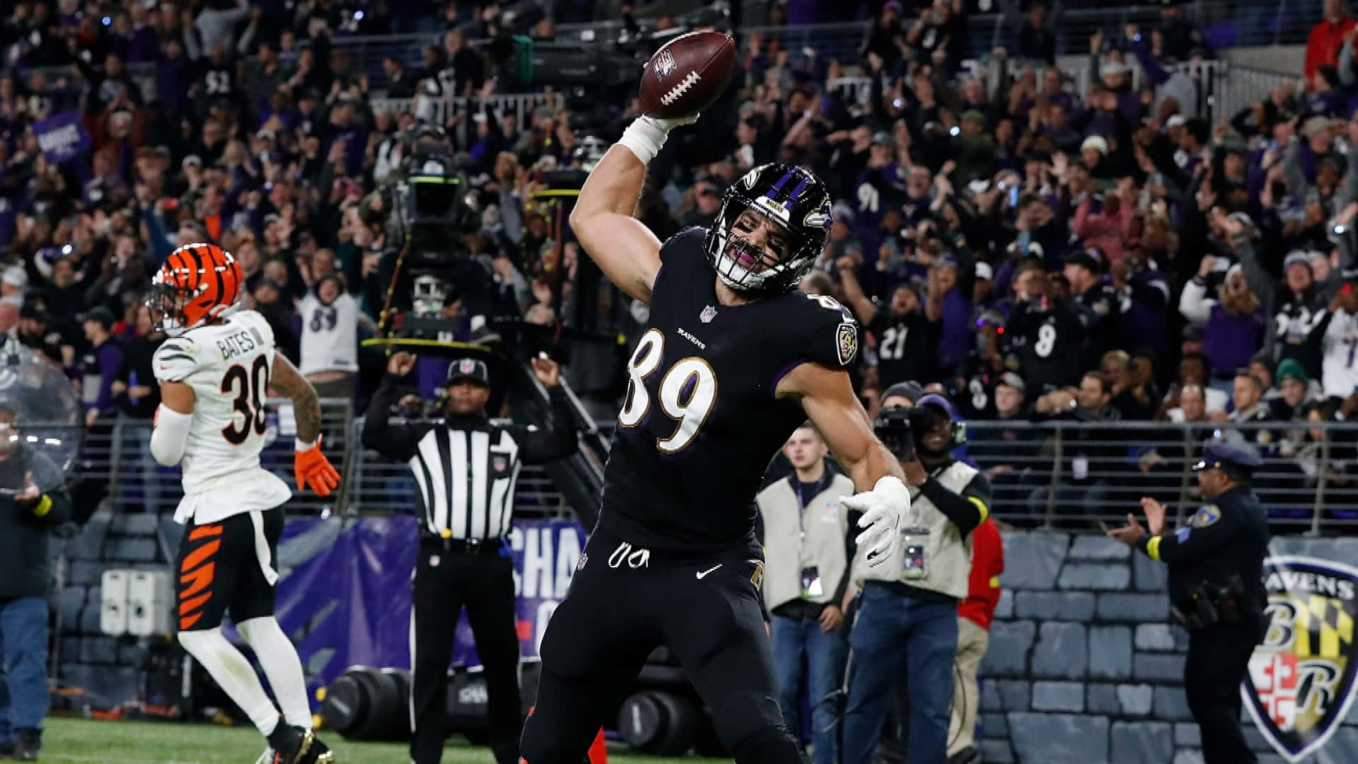 Mark Andrews Catching The Football Background