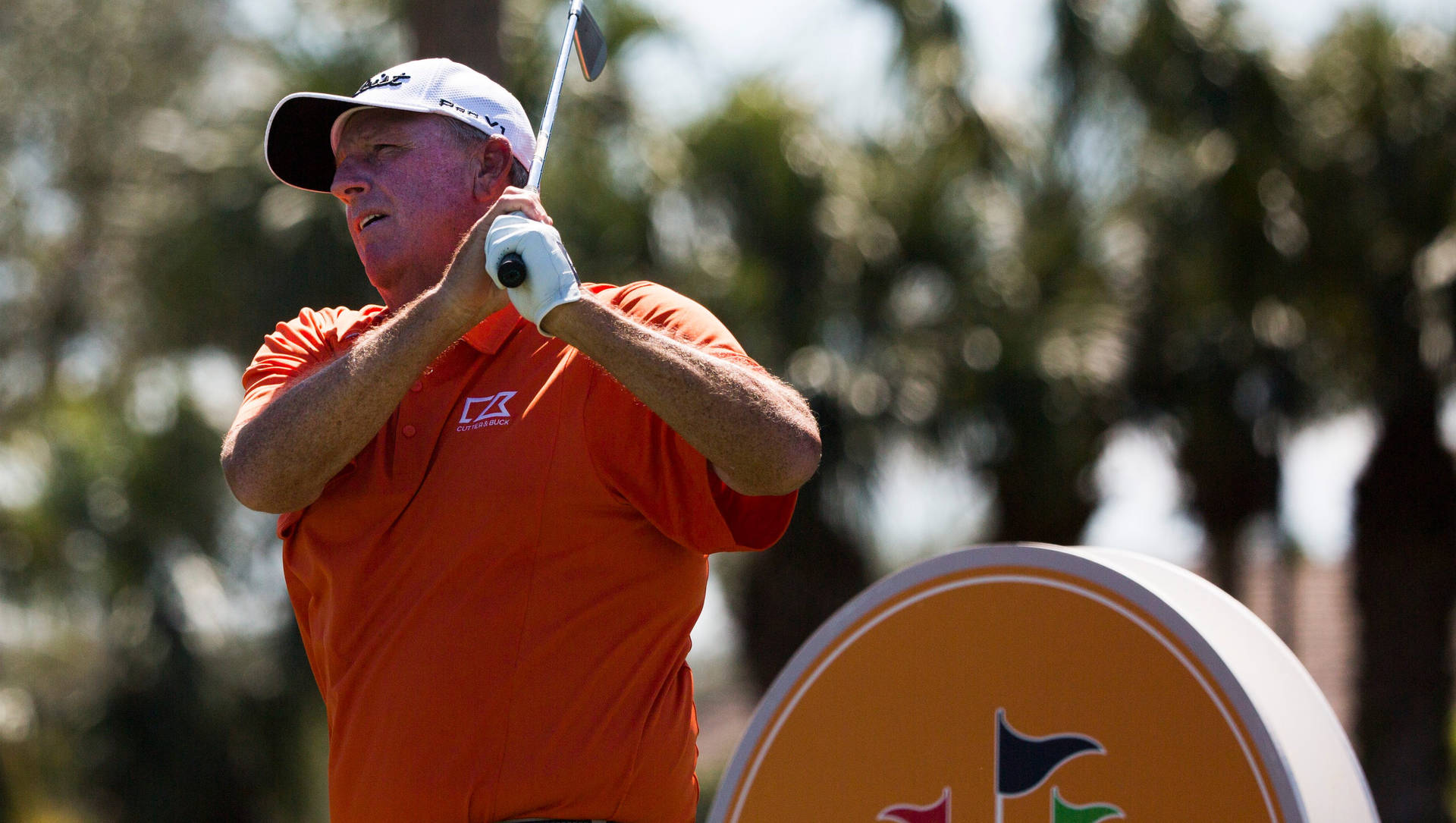 Mark Calcavecchia Wearing White And Orange Background