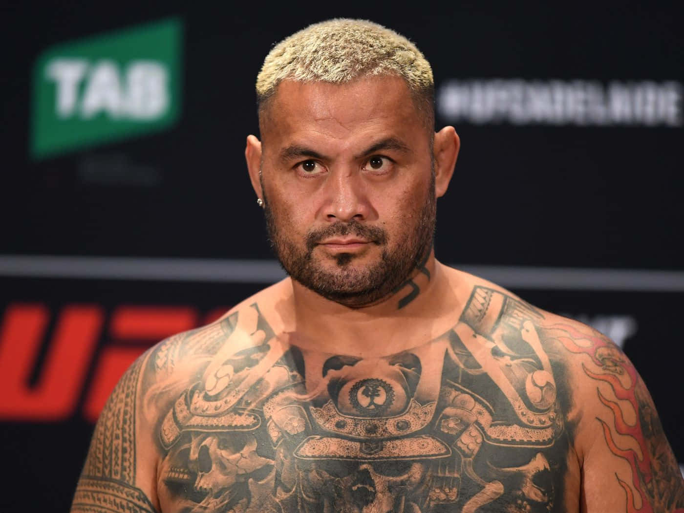 Mark Hunt Mischievous Stare Background